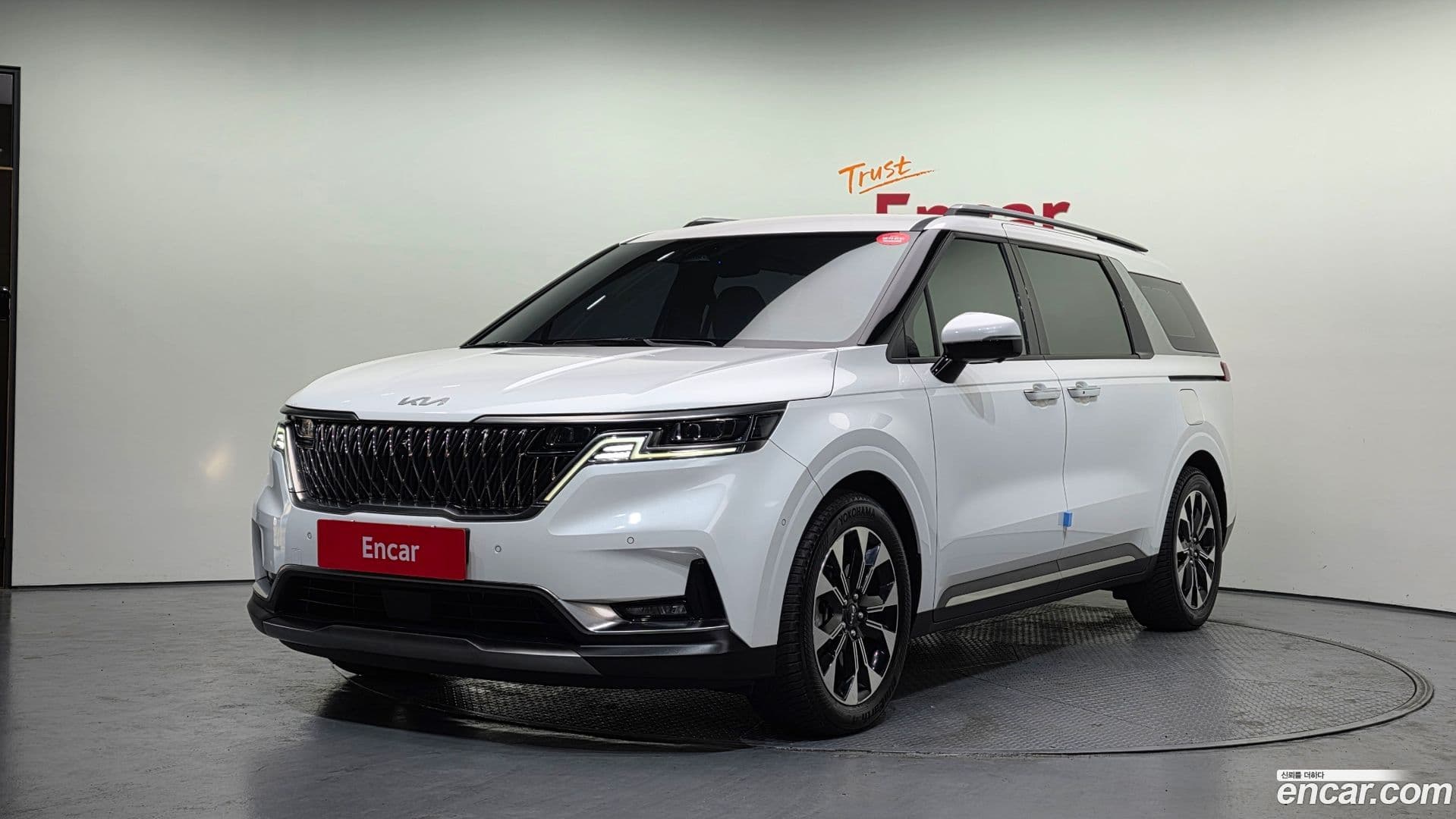 Main__Slider__Photo:Canival Kia 2023.1-0