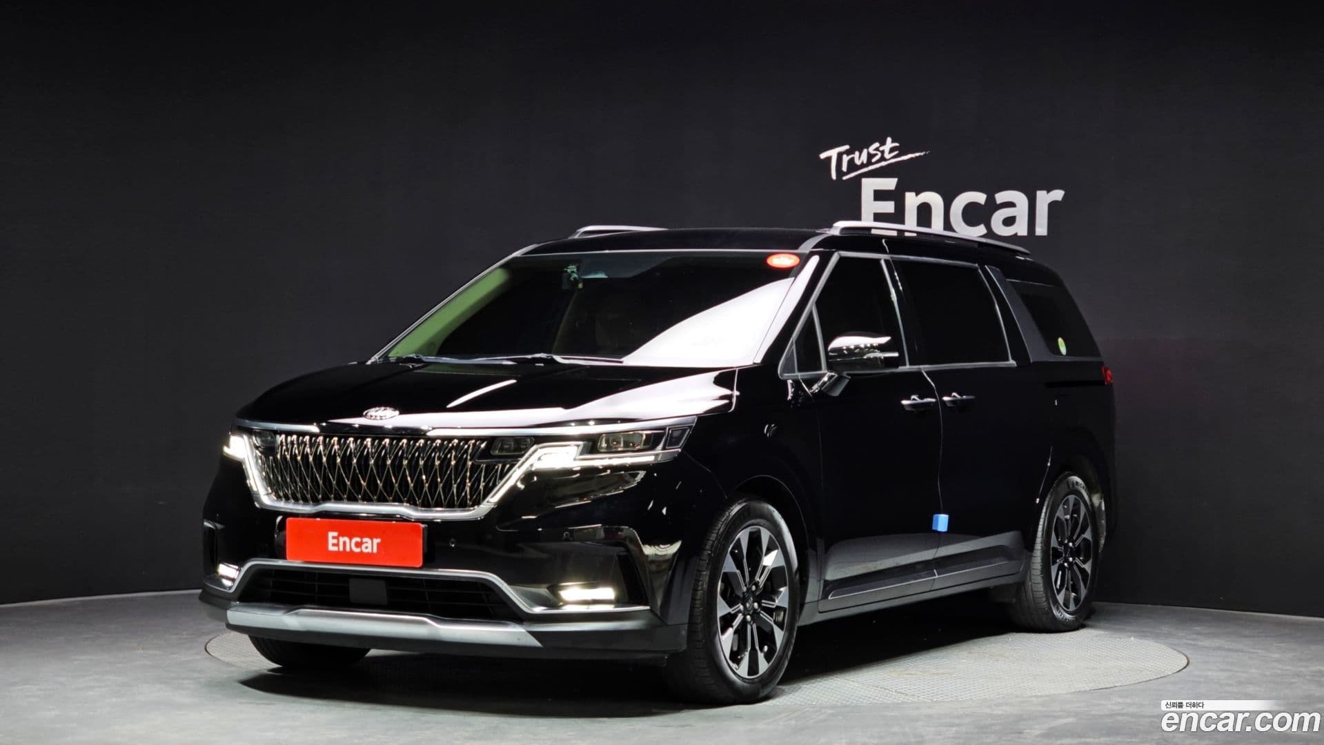 Main__Slider__Photo:Canival Kia 2020.11-0