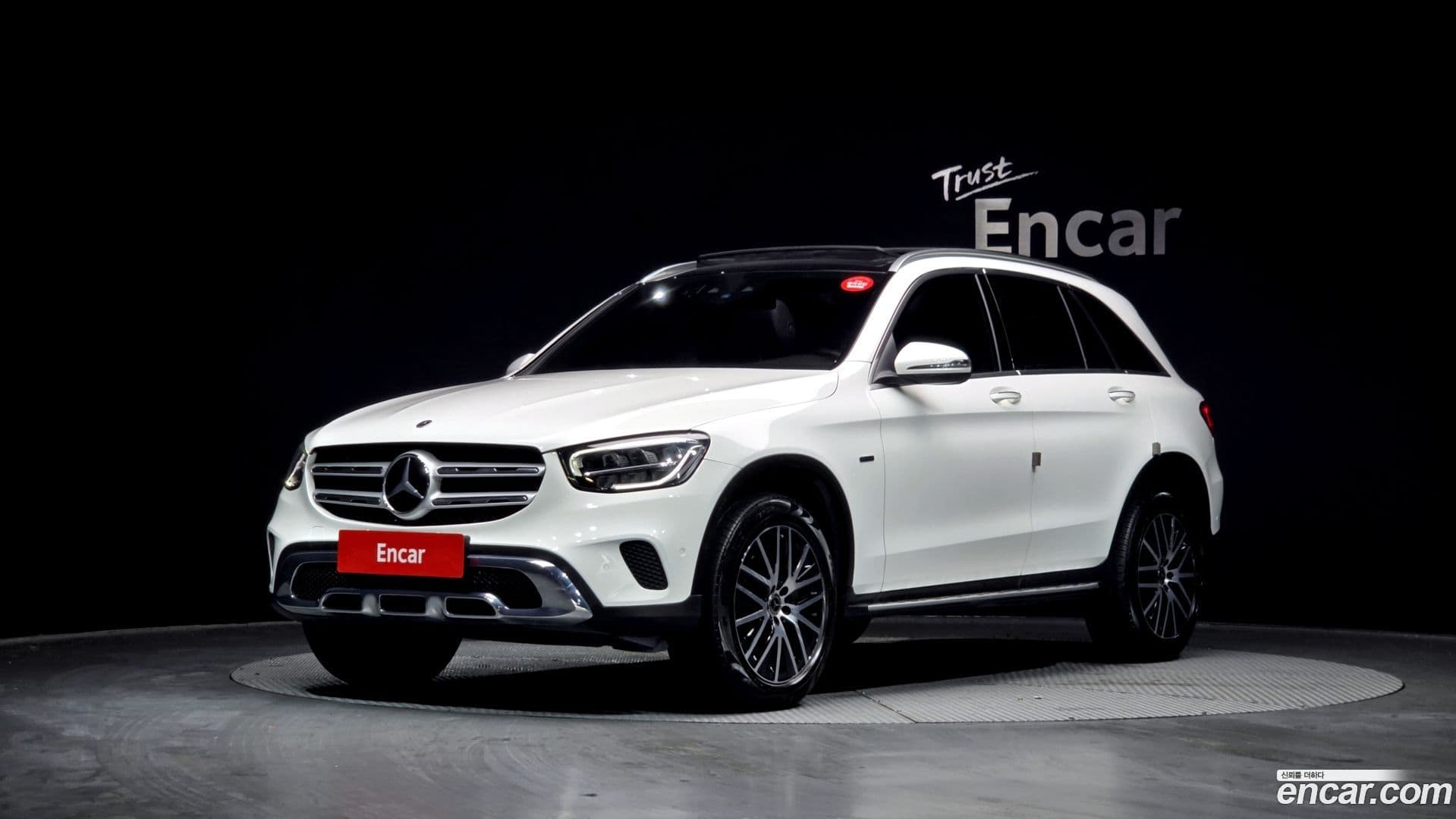 Main__Slider__Photo:GLC-Class Mercedes-Benz 2021.2-0