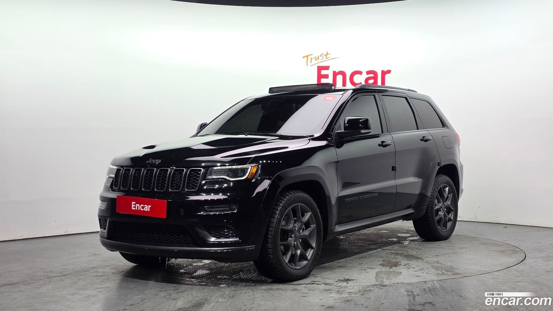 Main__Slider__Photo:Cherokee Jeep 2020.8-0