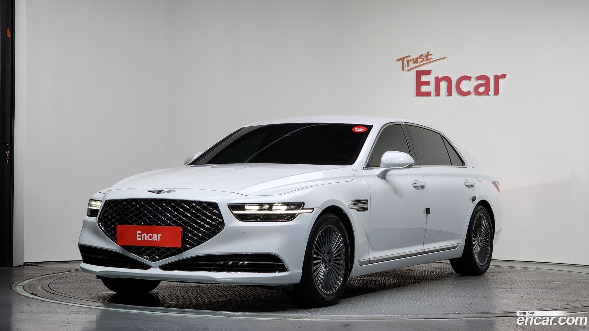 Main__Slider__Photo:G90 Genesis 2019.3-0