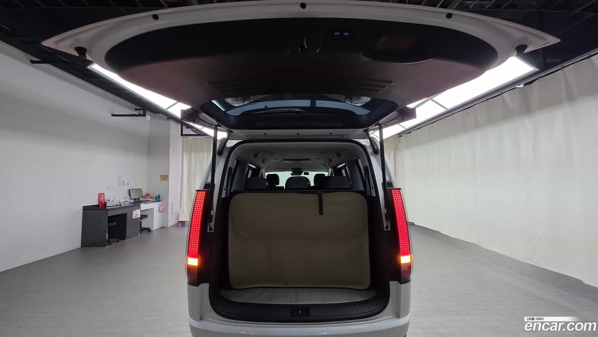 Staria Hyundai 2024.0-OPTION-024