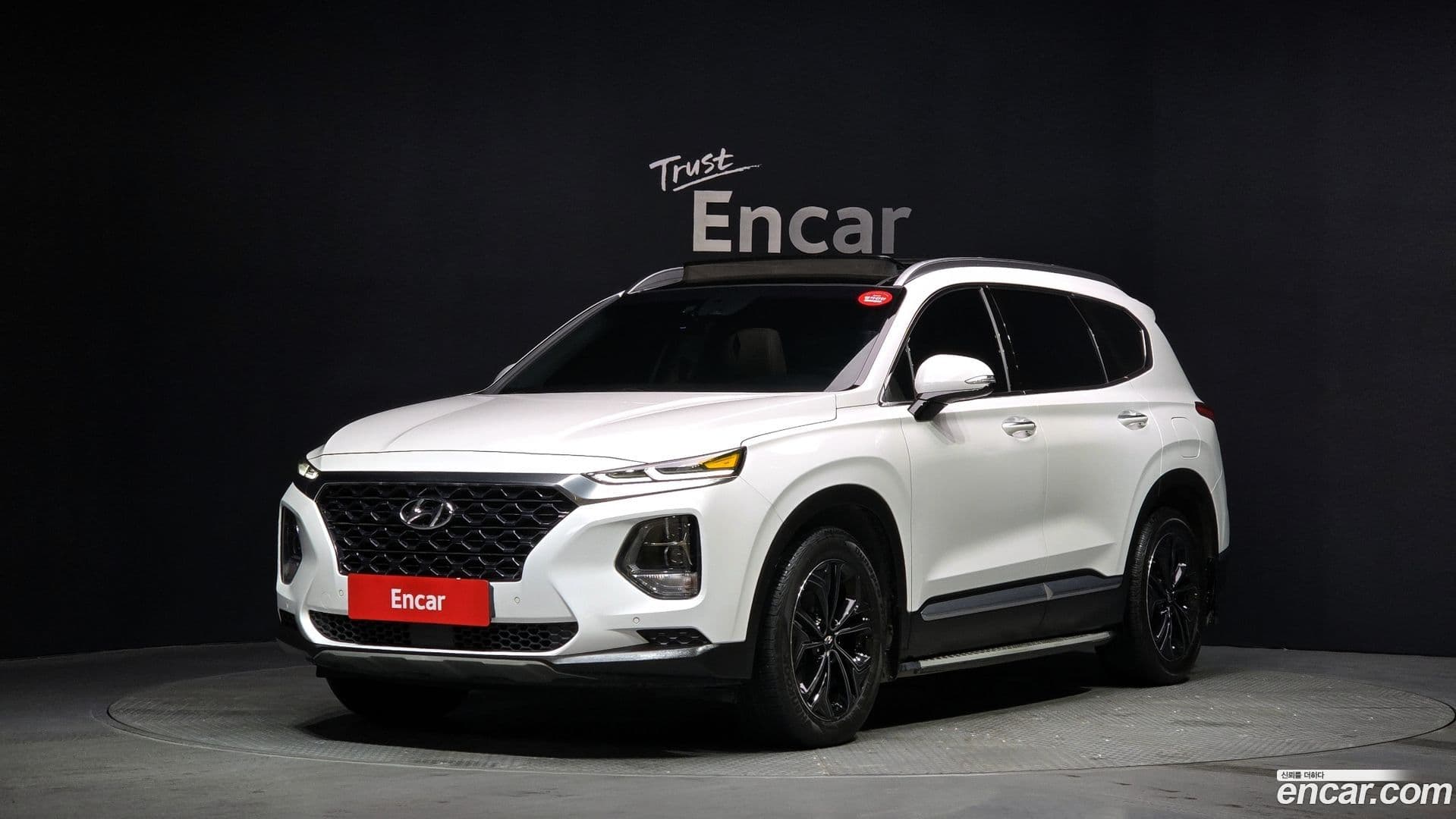 Main__Slider__Photo:Santafe Hyundai 2020.3-0