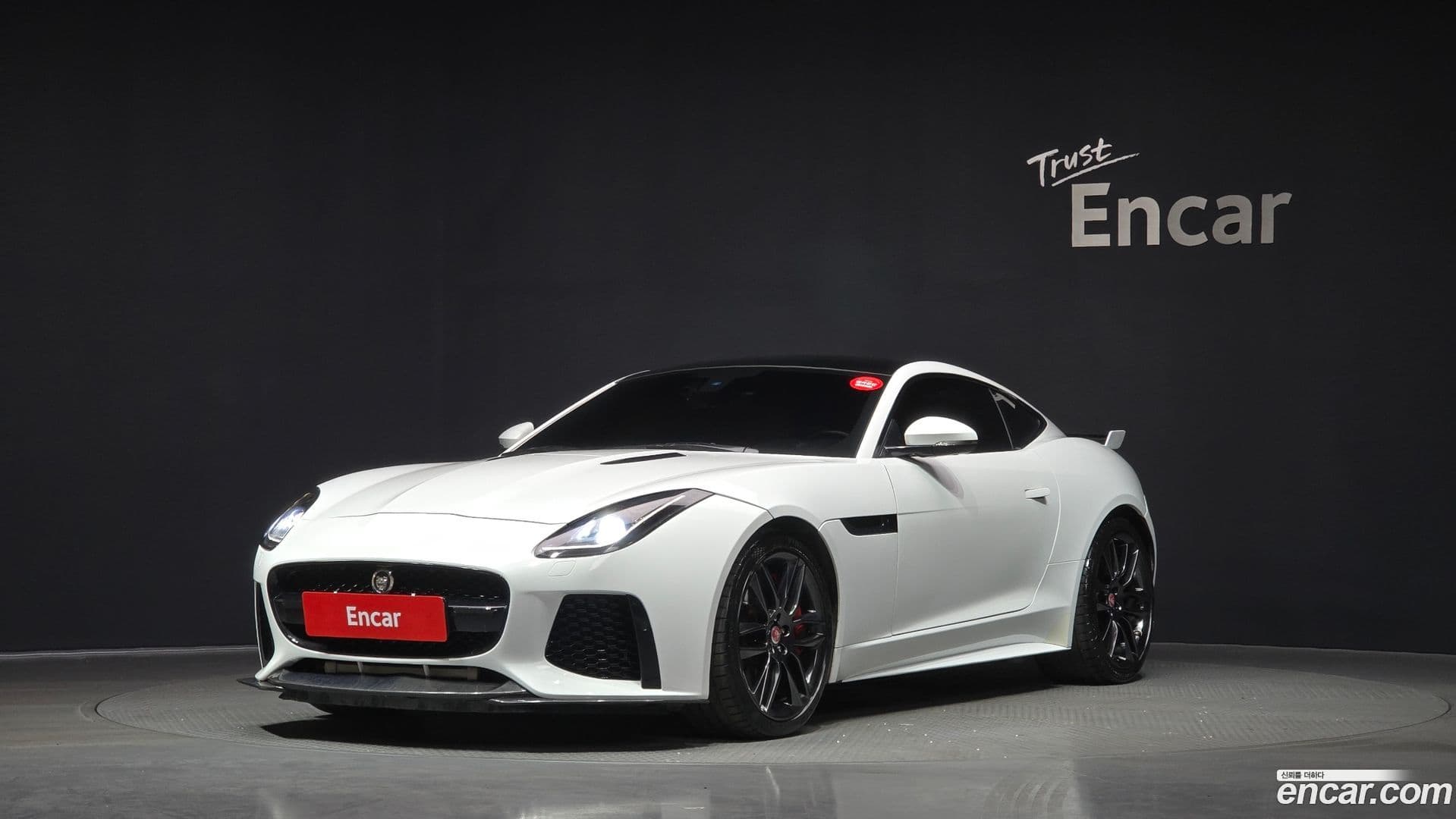Main__Slider__Photo:F-TYPE Jaguar 2014.9-0