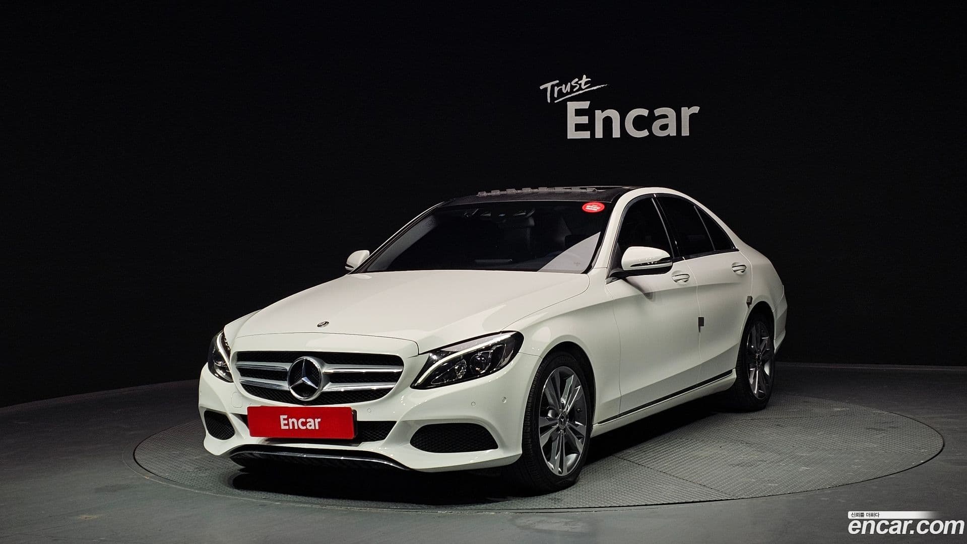 Main__Slider__Photo:C-Class Mercedes-Benz 2018.1-0
