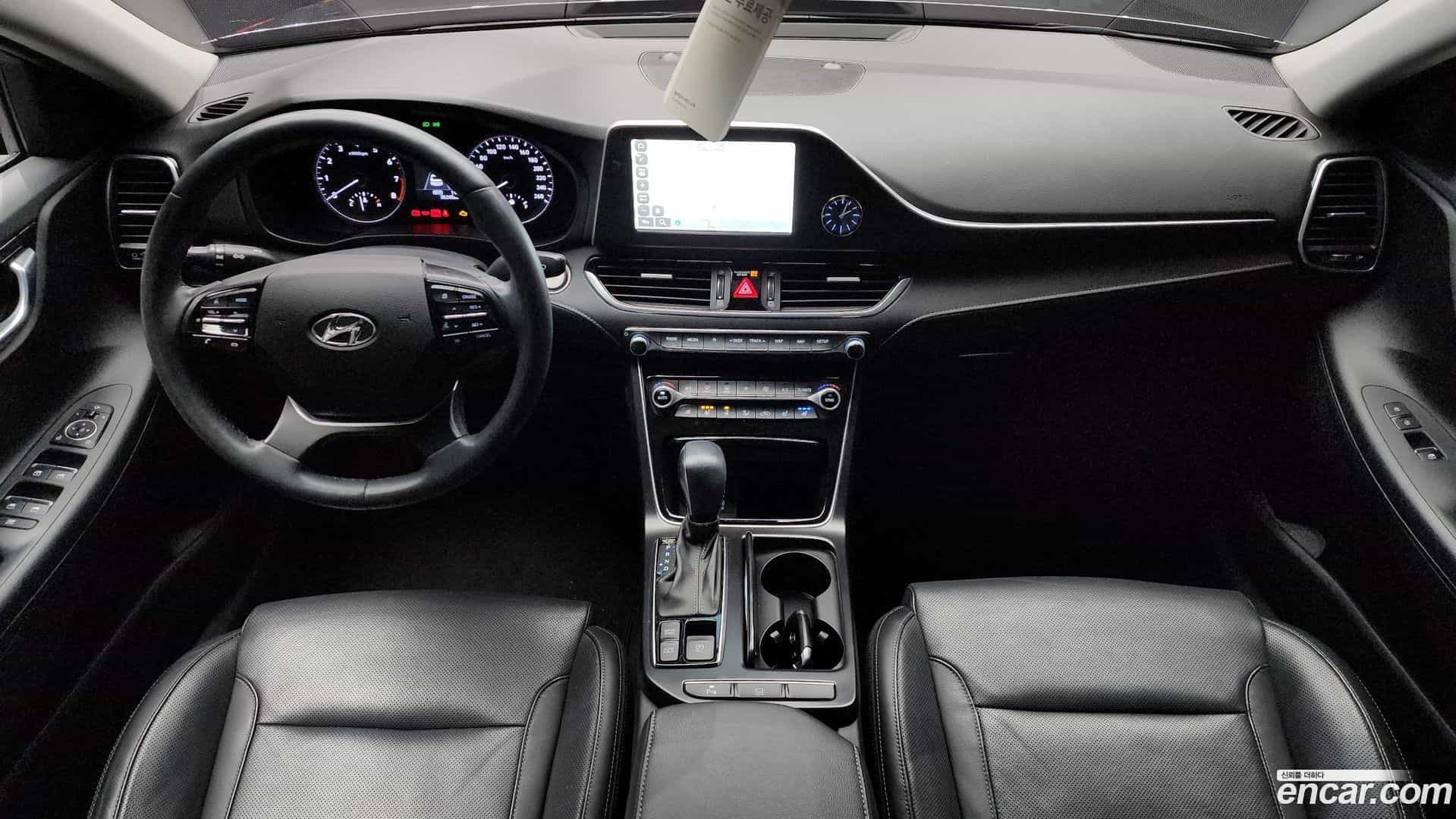 Grandeur Hyundai 2018.10-INNER-007