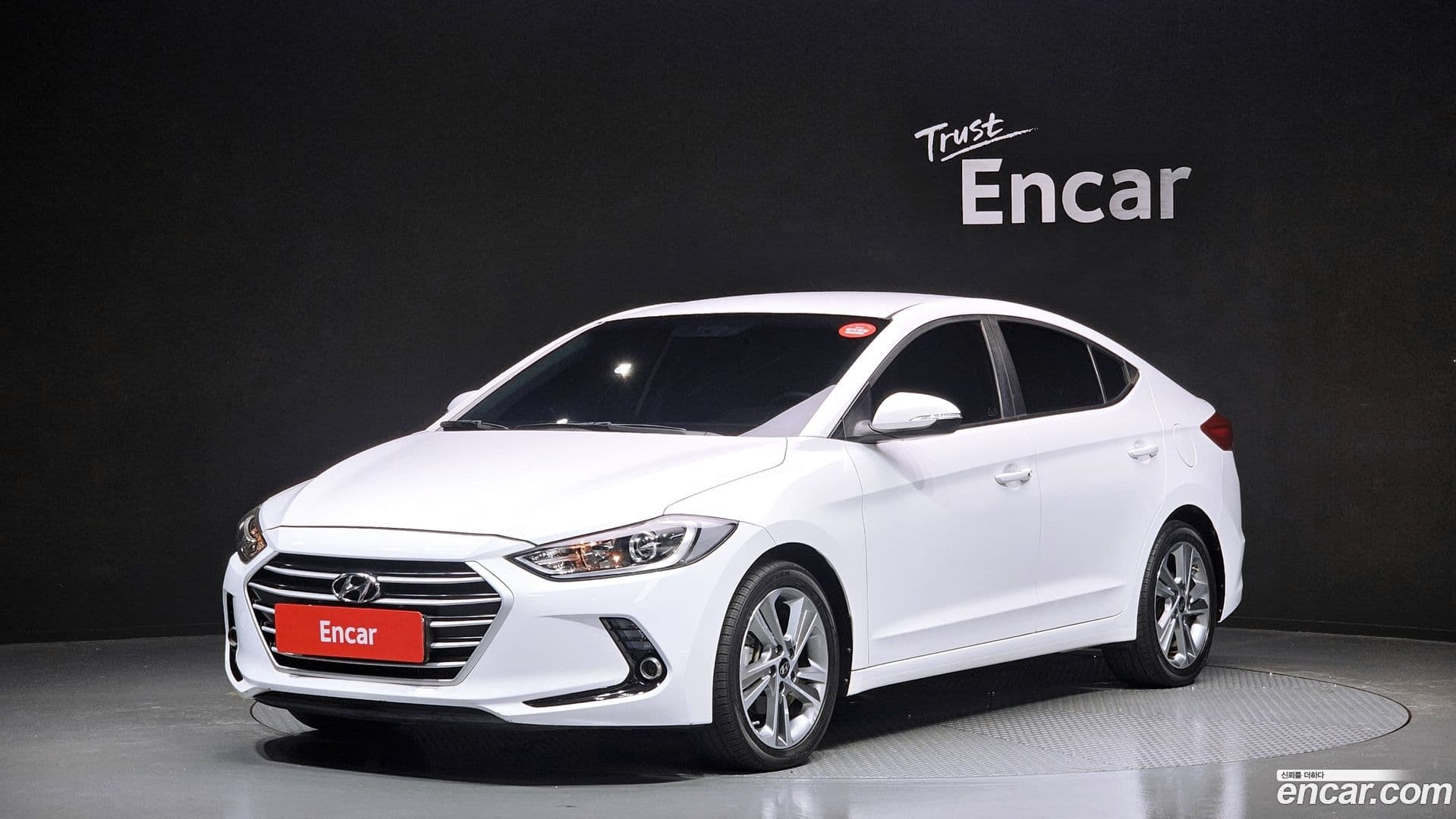 Main__Slider__Photo:AVANTE Hyundai 2017.3-0