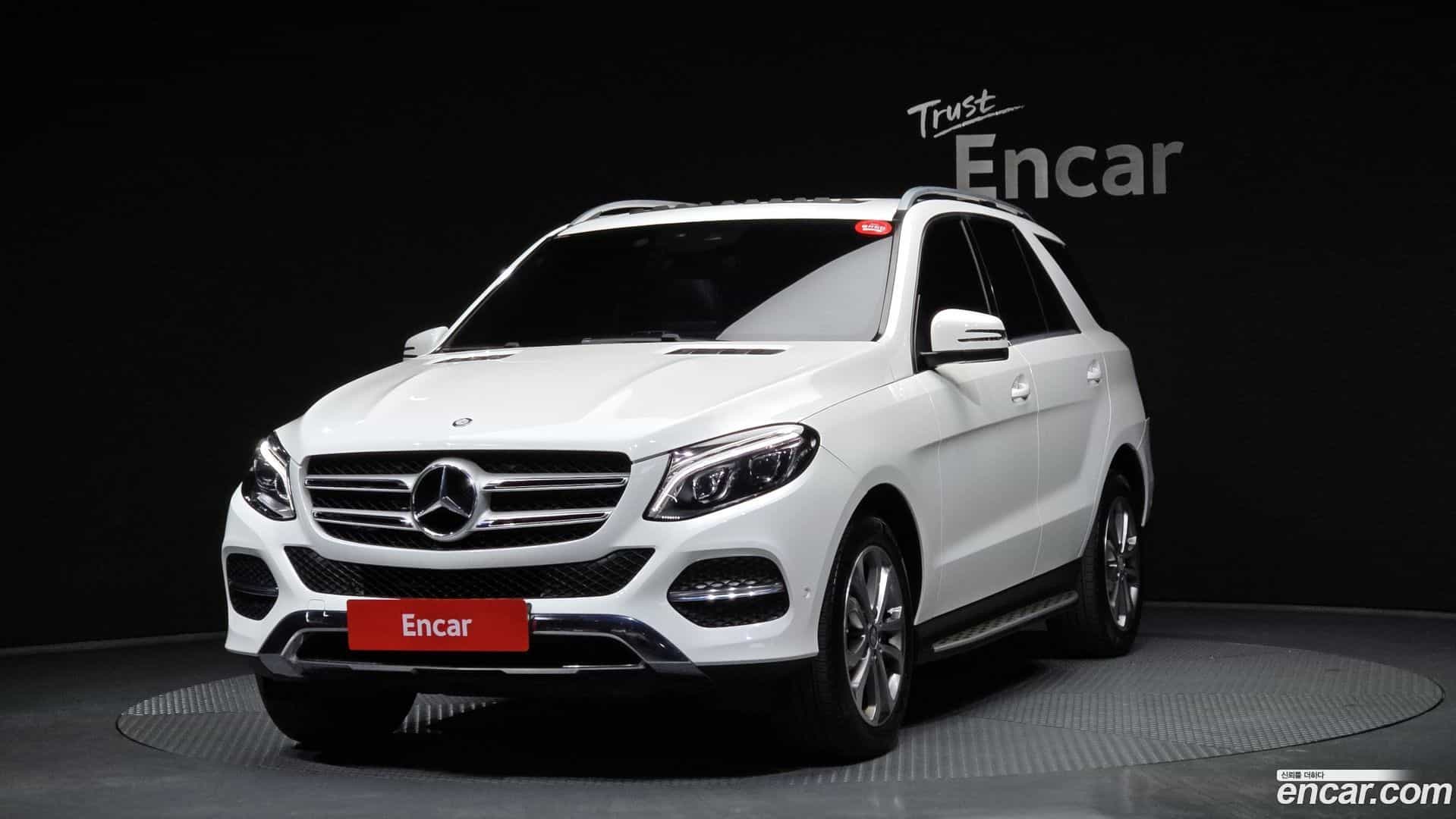 GLE-Class Mercedes-Benz 2016.7-OUTER-001