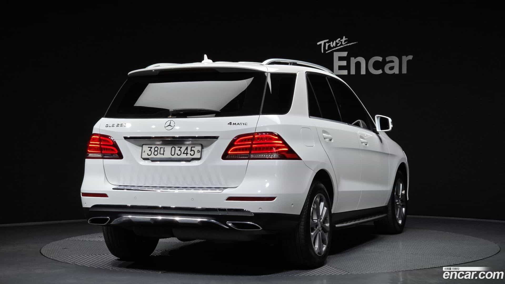 GLE-Class Mercedes-Benz 2016.7-OUTER-002