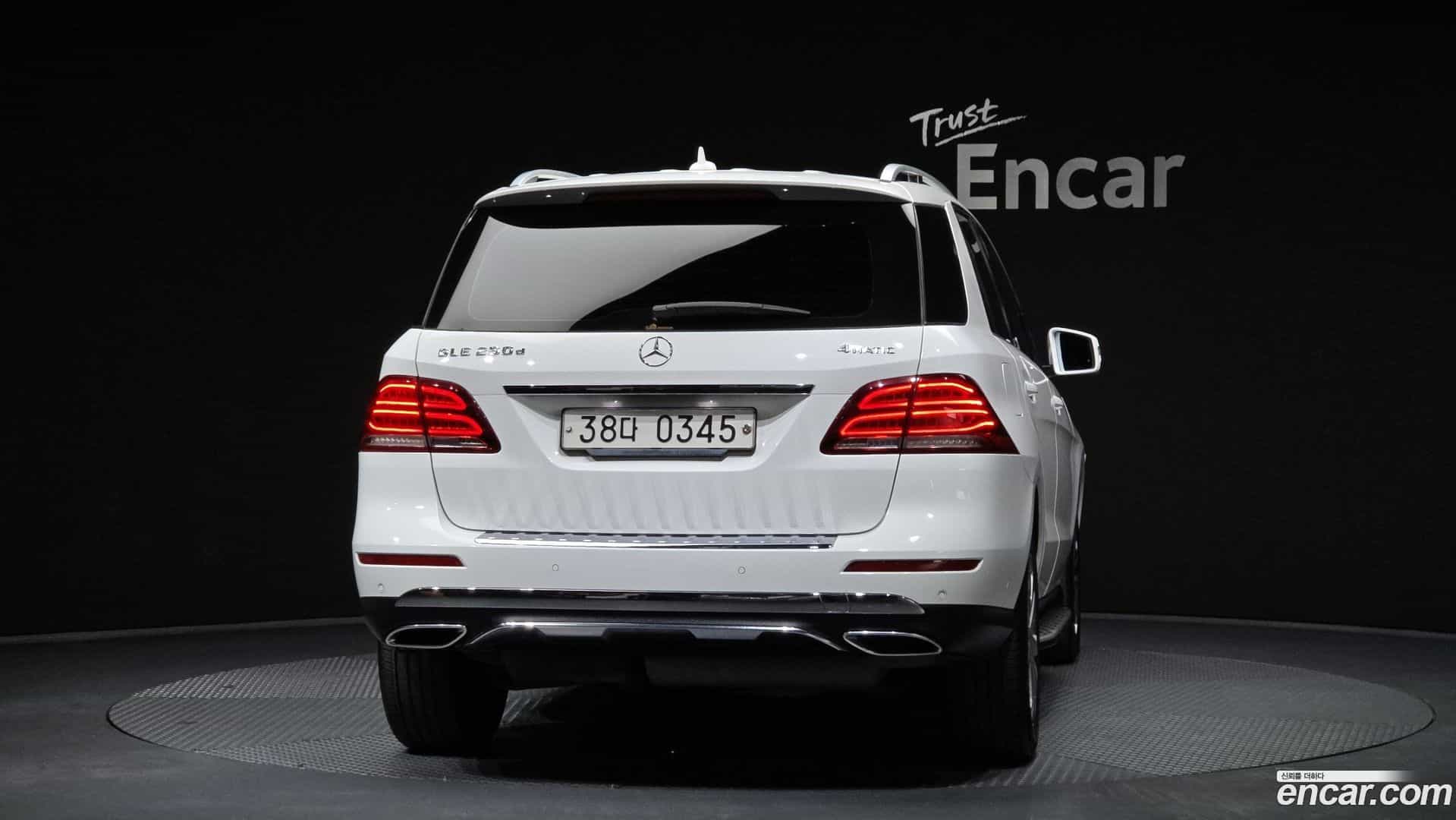 GLE-Class Mercedes-Benz 2016.7-OUTER-004
