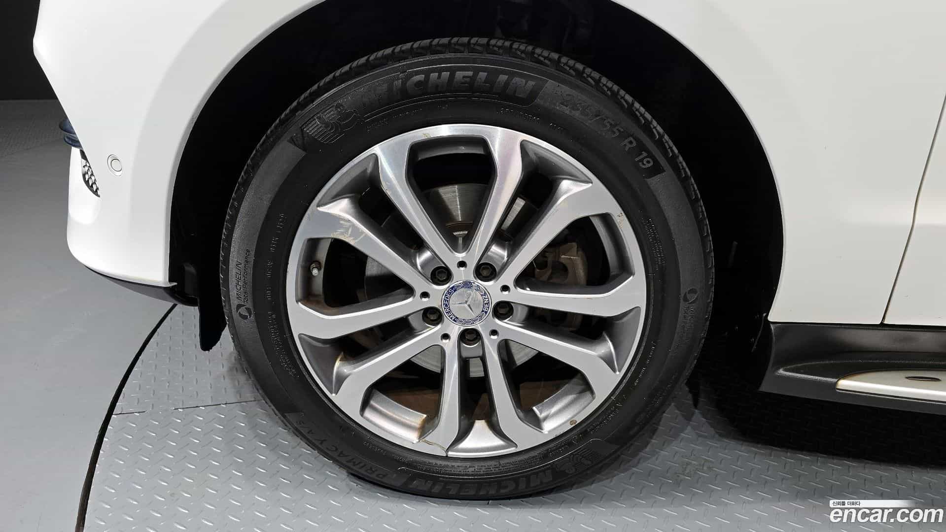 GLE-Class Mercedes-Benz 2016.7-OUTER-005