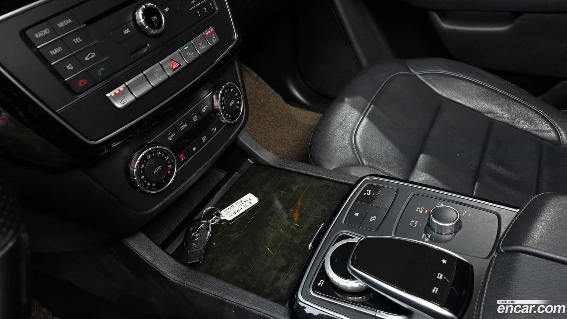GLE-Class Mercedes-Benz 2016.7-OPTION-022