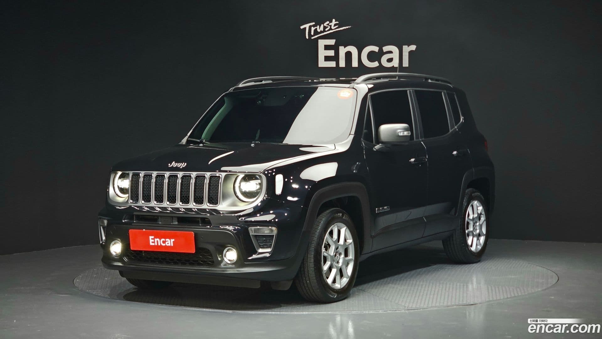 Main__Slider__Photo:Renegade Jeep 2021.9-0