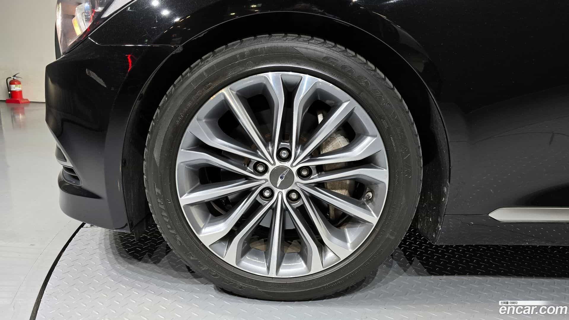 Genesis Hyundai 2015.6-OUTER-005