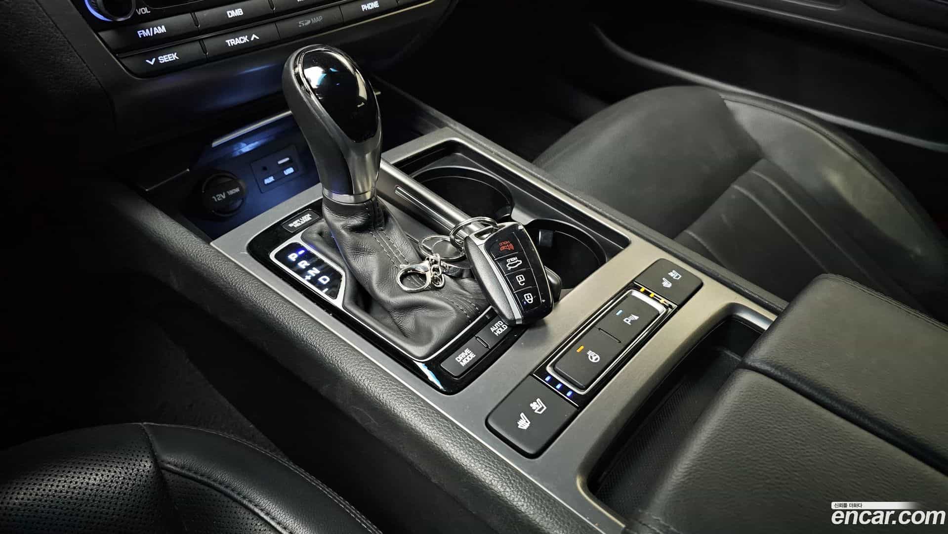 Genesis Hyundai 2015.6-INNER-009
