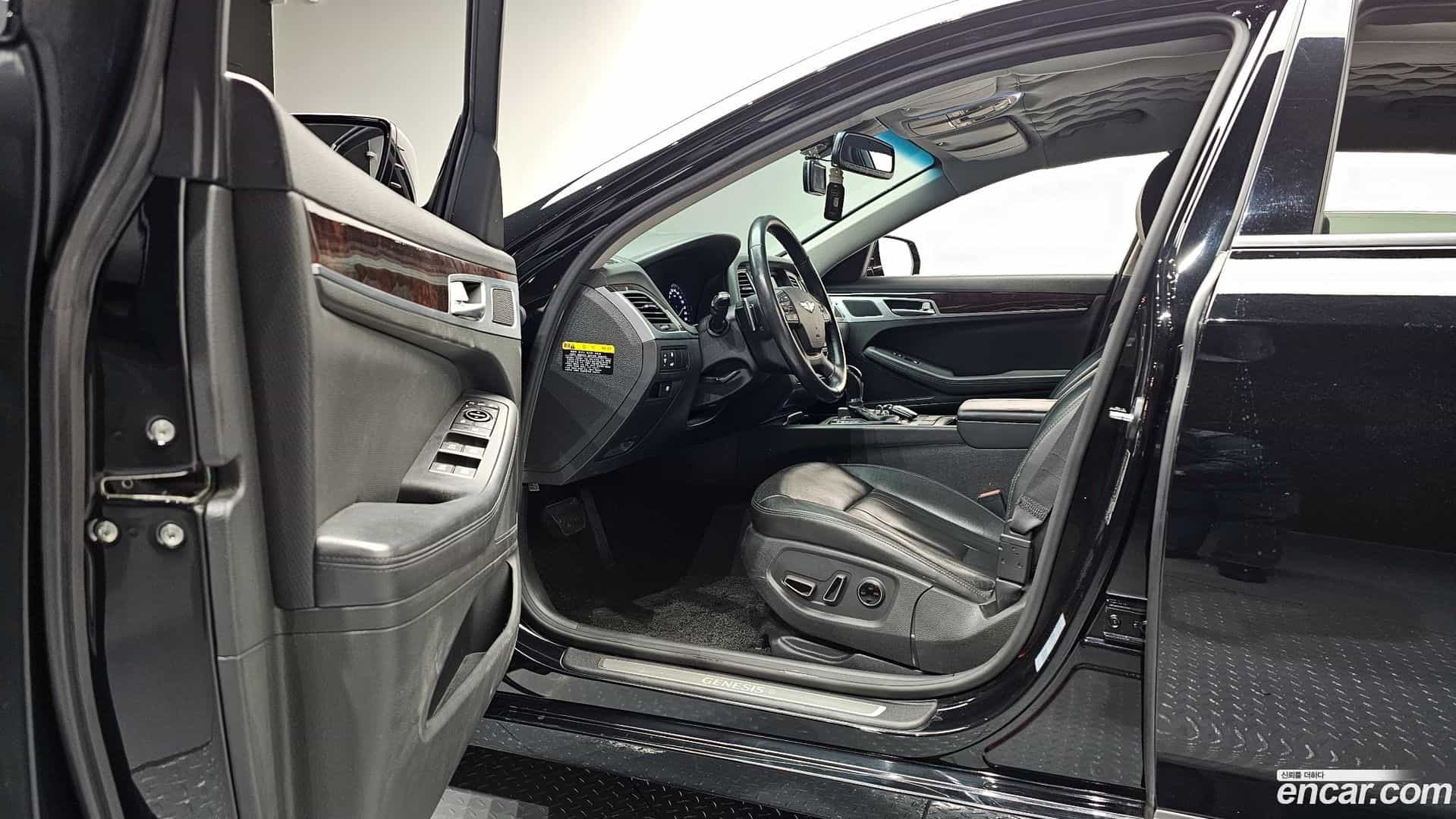 Genesis Hyundai 2015.6-INNER-010