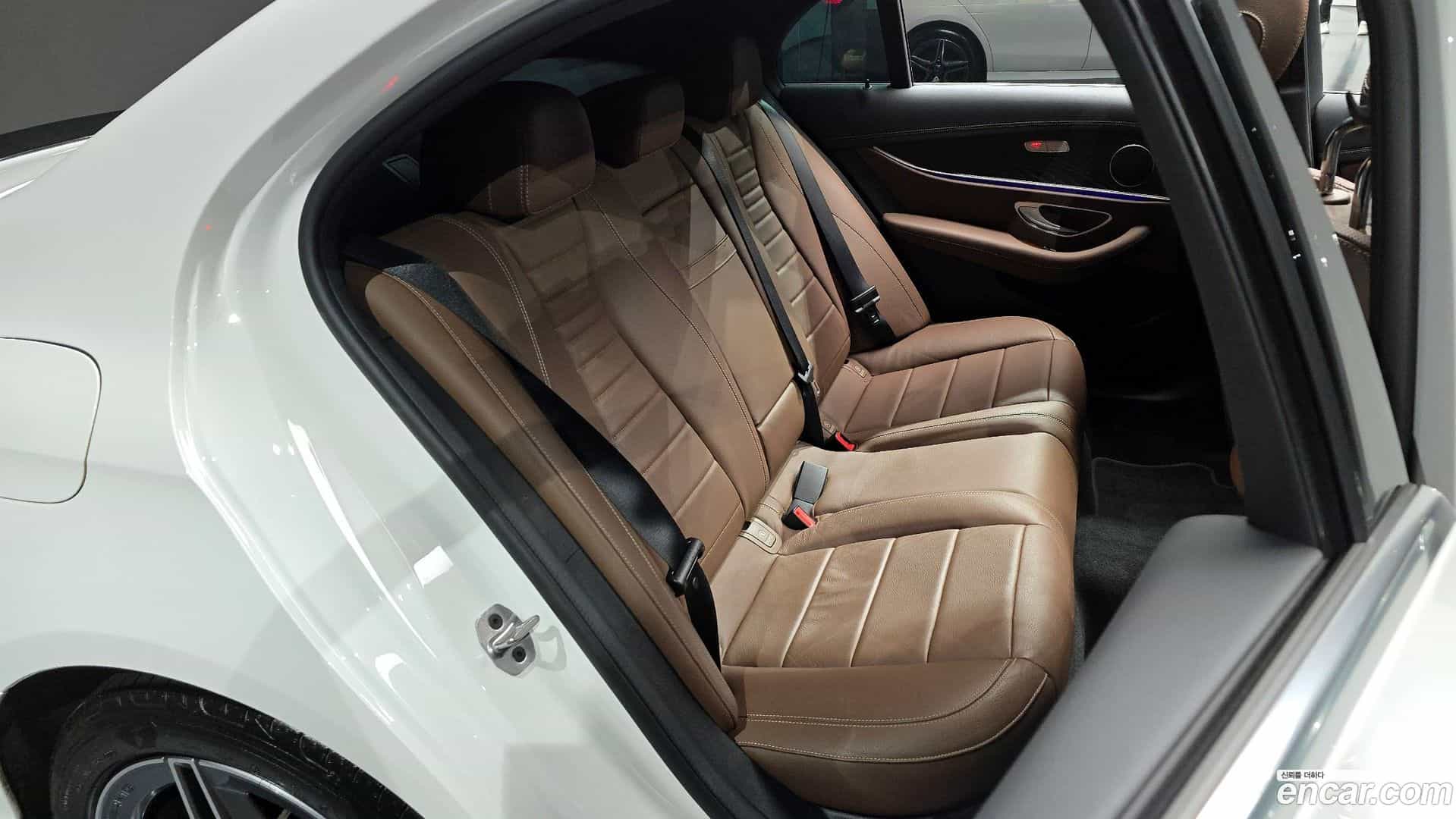 E-Class Mercedes-Benz 2023.7-OPTION-016