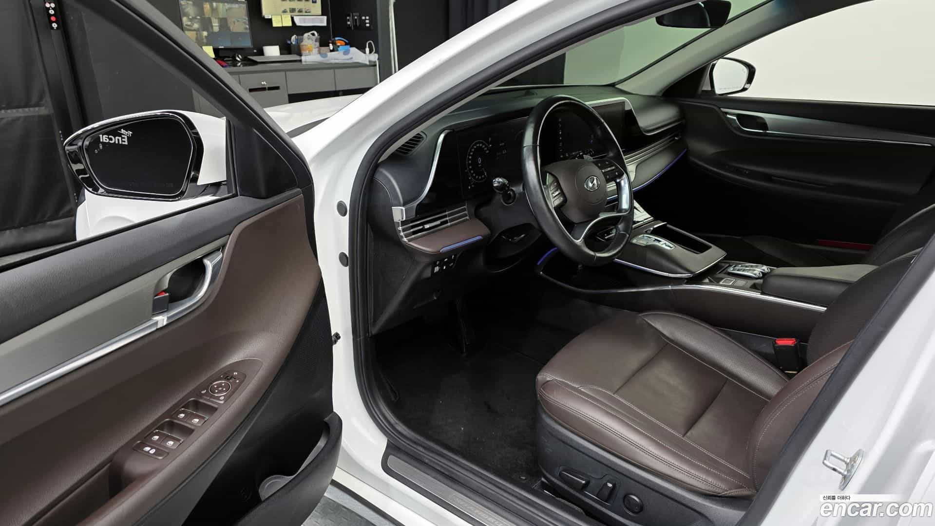 Grandeur Hyundai 2020.10-INNER-010