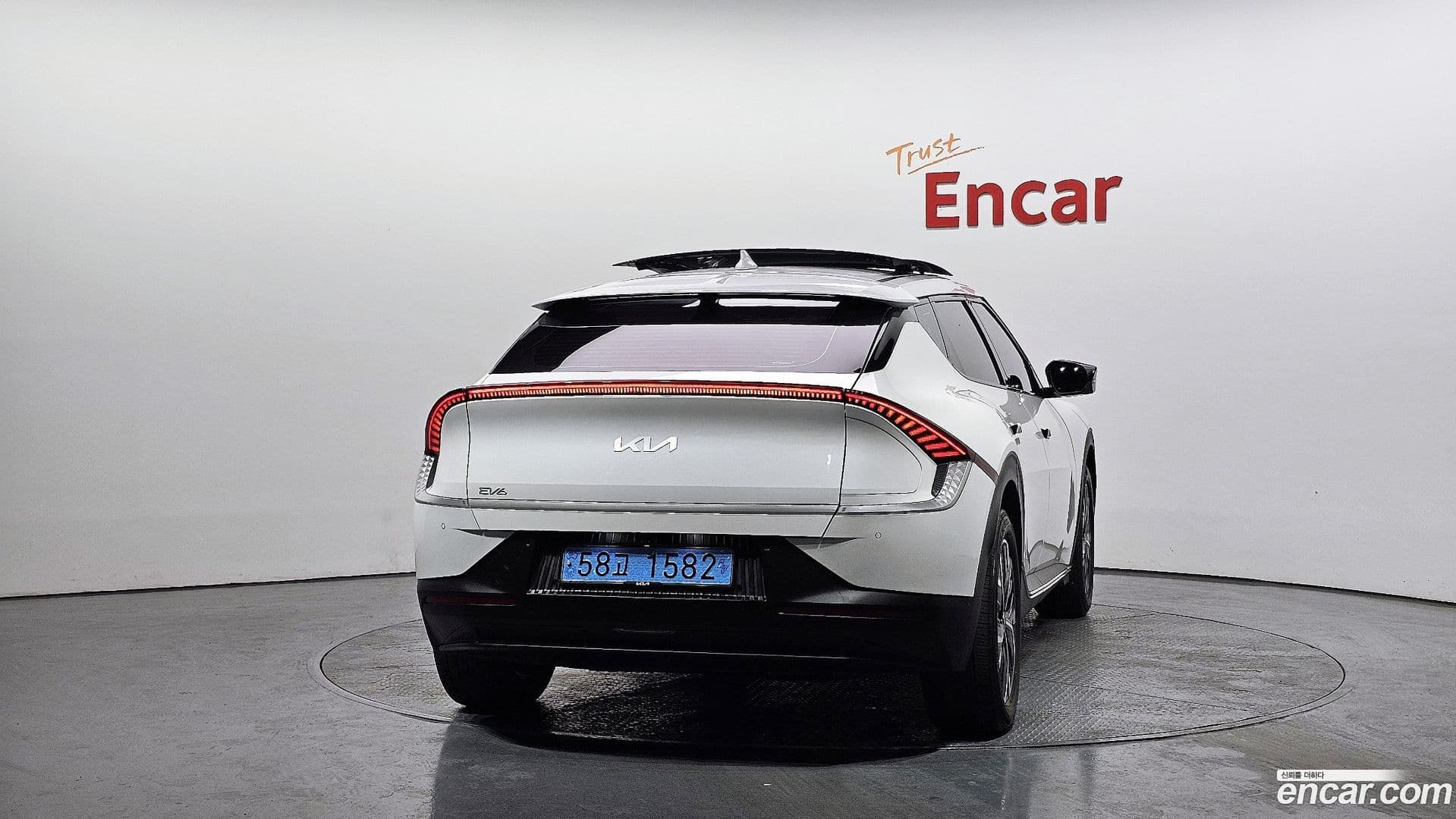 Main__Slider__Photo:EV6 Kia 2022.4-3