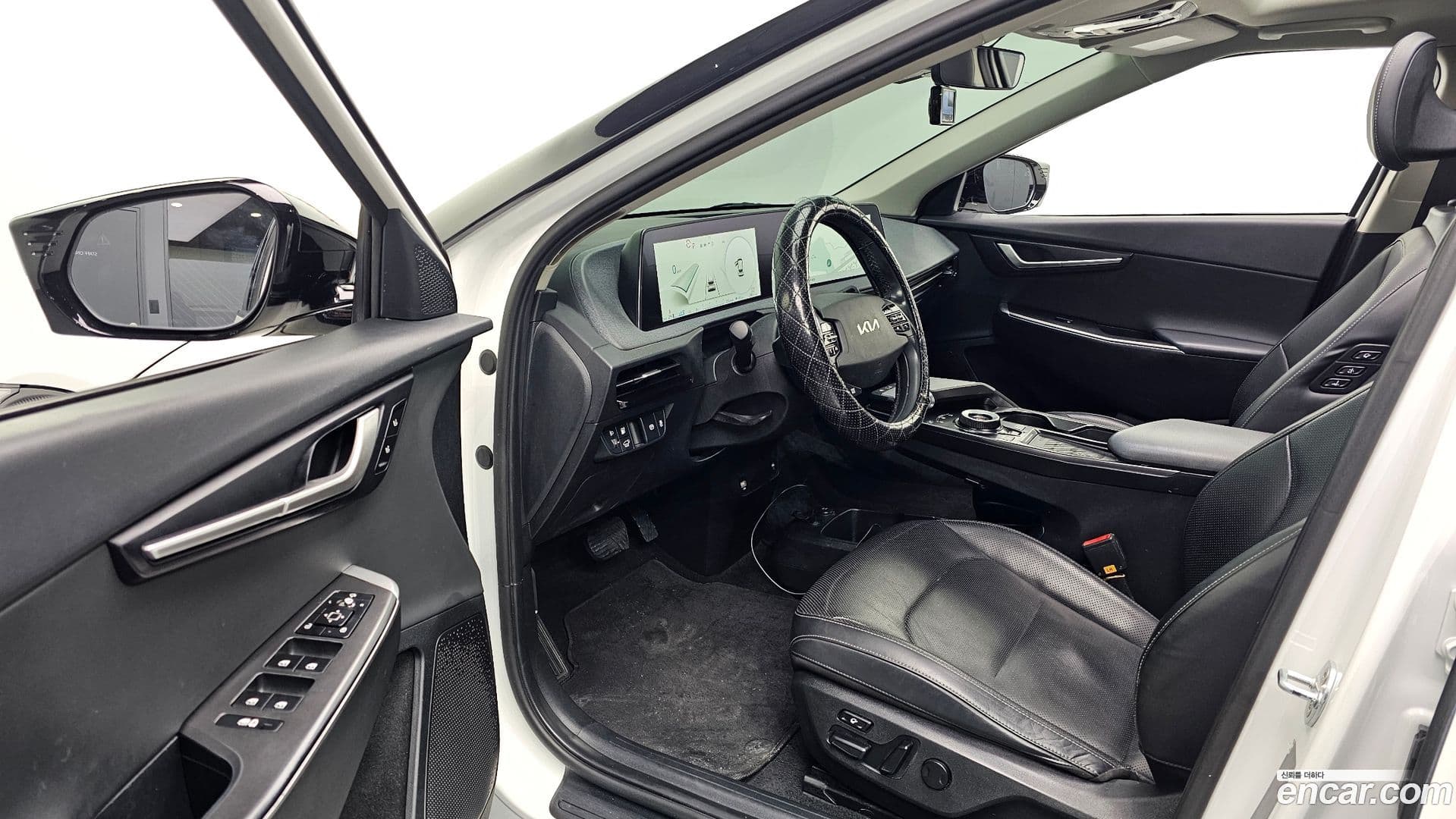 Main__Slider__Photo:EV6 Kia 2022.4-9