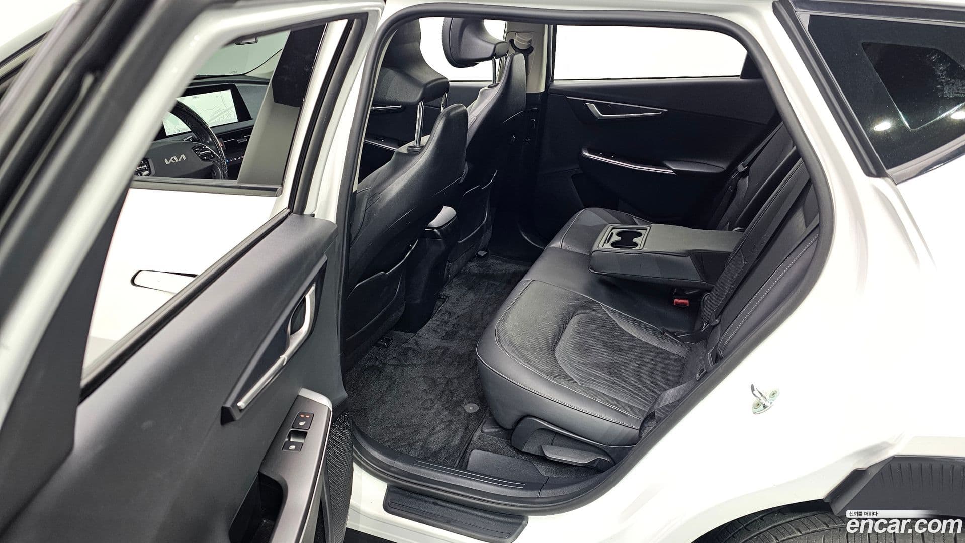 Main__Slider__Photo:EV6 Kia 2022.4-10