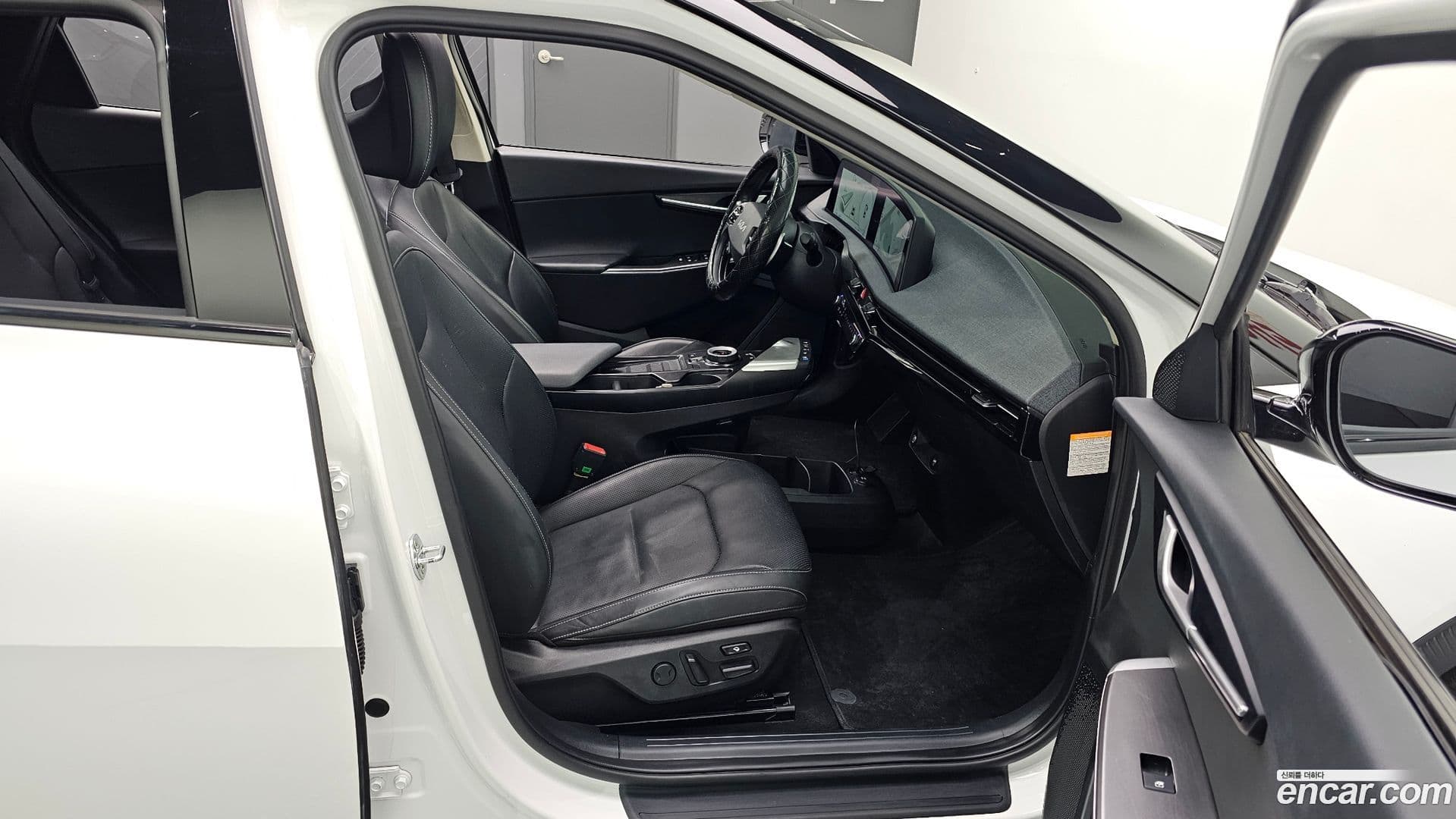 Main__Slider__Photo:EV6 Kia 2022.4-11
