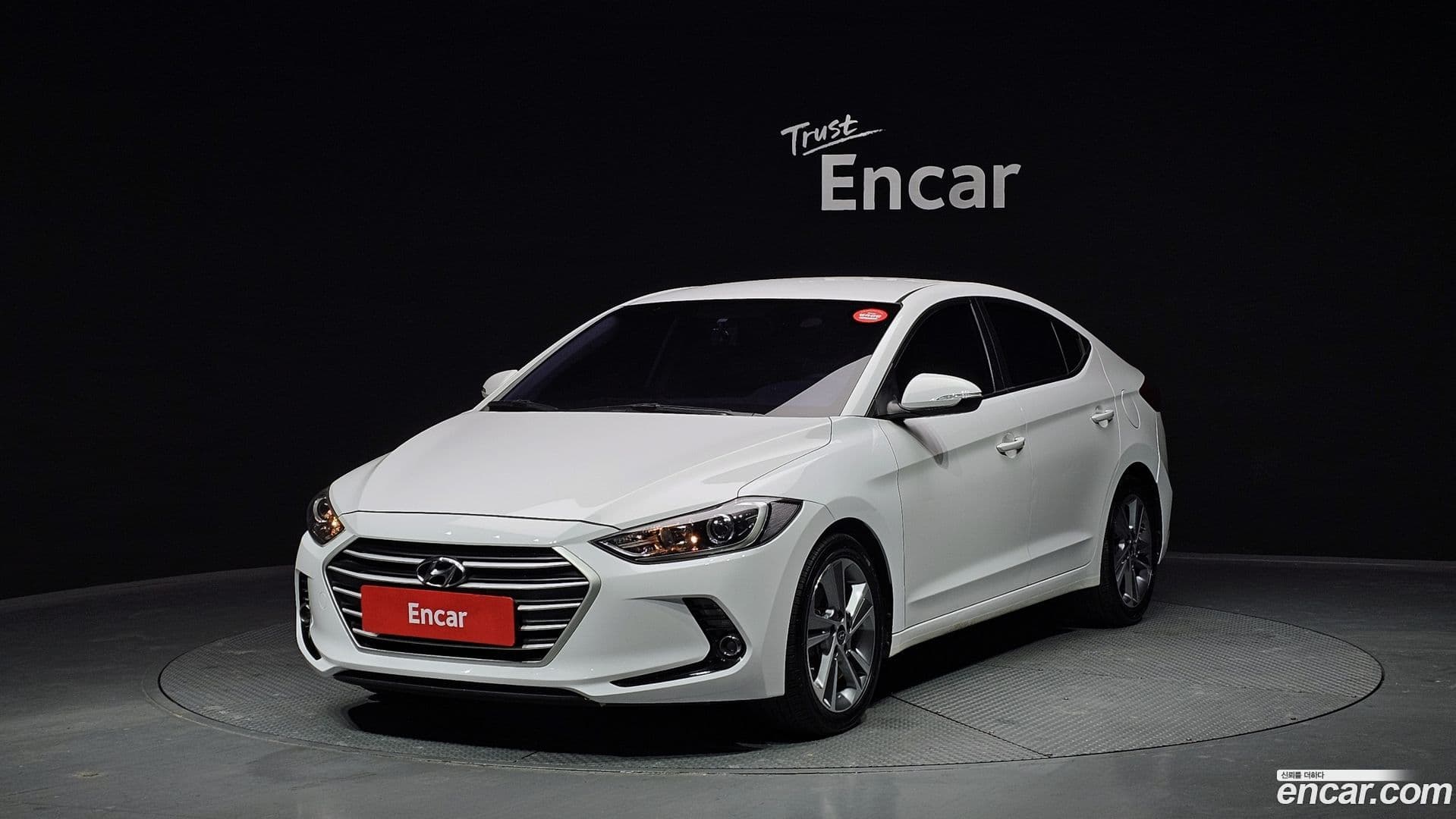 Main__Slider__Photo:AVANTE Hyundai 2017.3-0