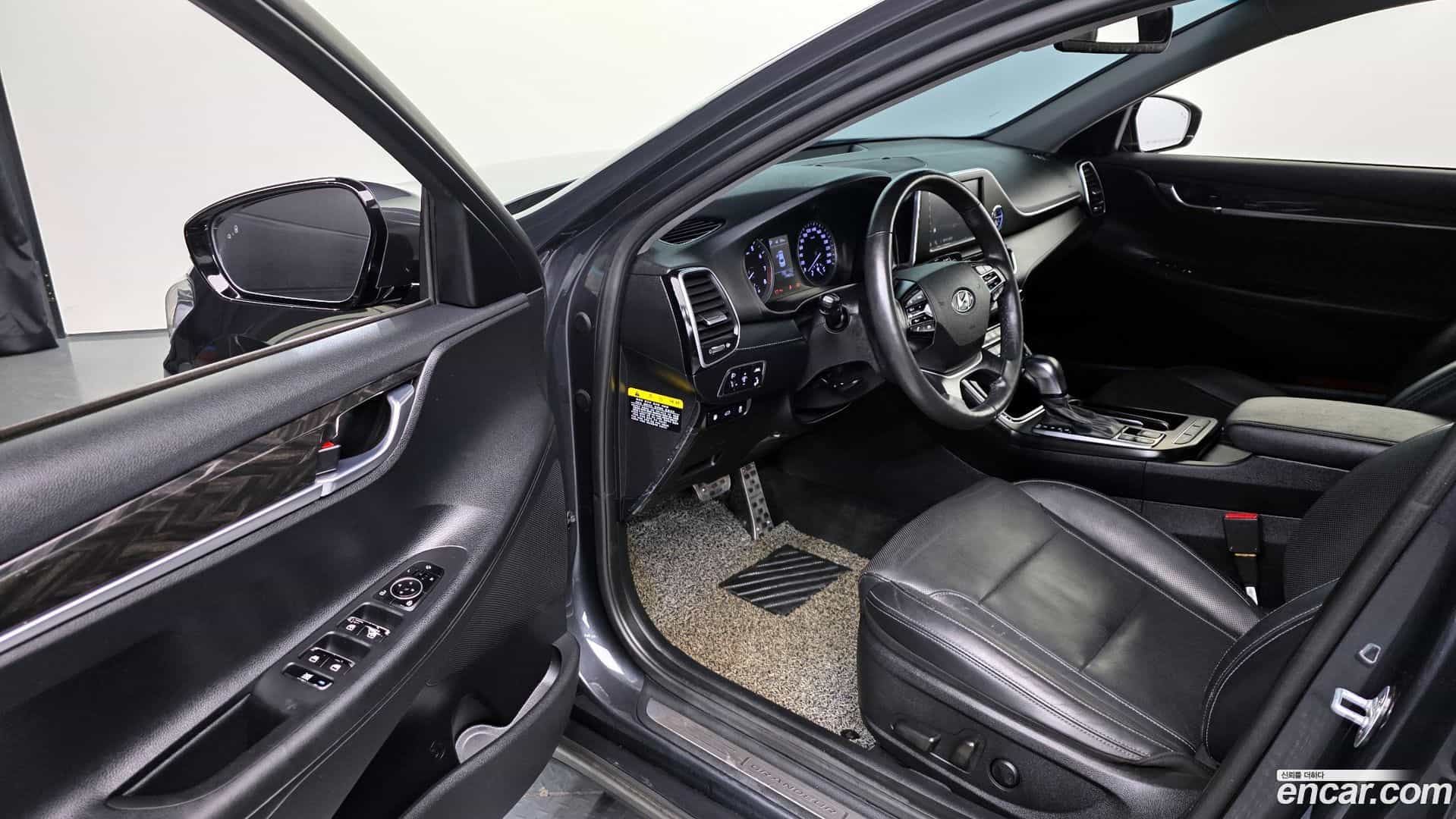 Grandeur Hyundai 2019.0-INNER-010