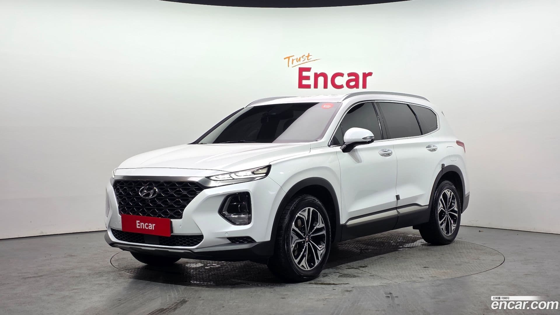 Main__Slider__Photo:Santafe Hyundai 2019.1-0