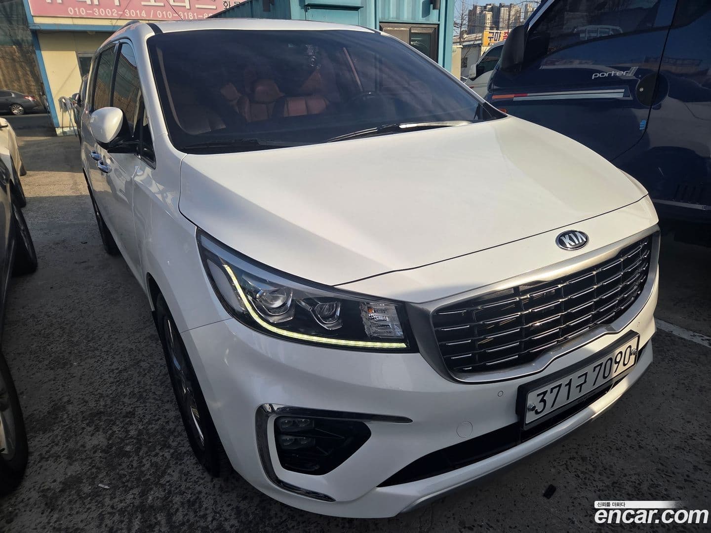 Main__Slider__Photo:Canival Kia 2019.11-0