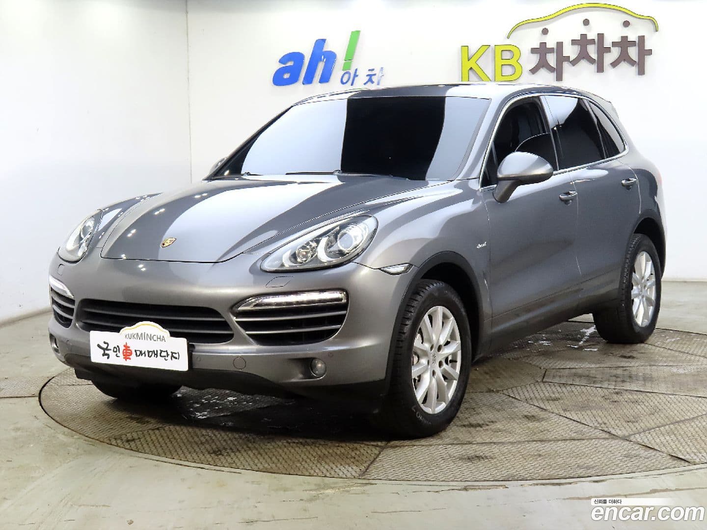 Main__Slider__Photo:Cayenne Porsche 2010.8-0