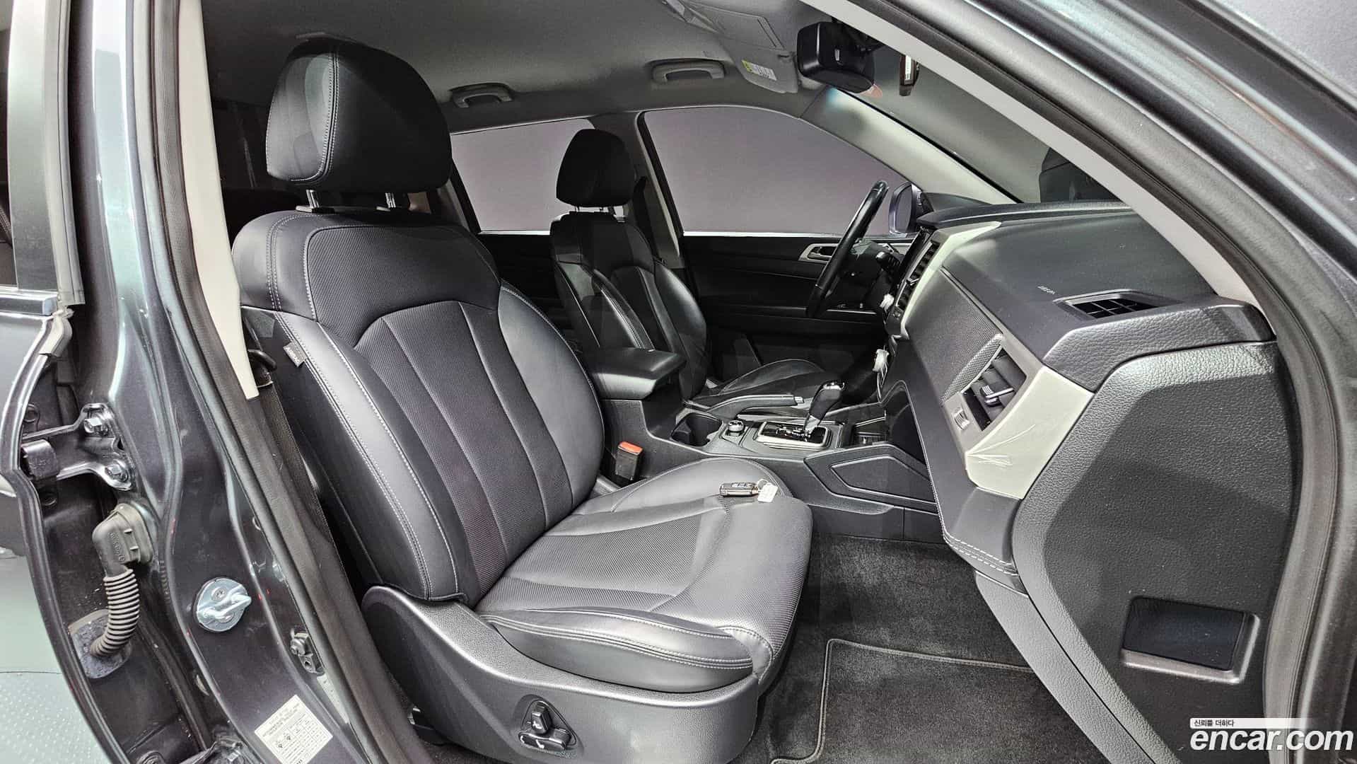 Rexton KG Mobility 2018.3-INNER-010