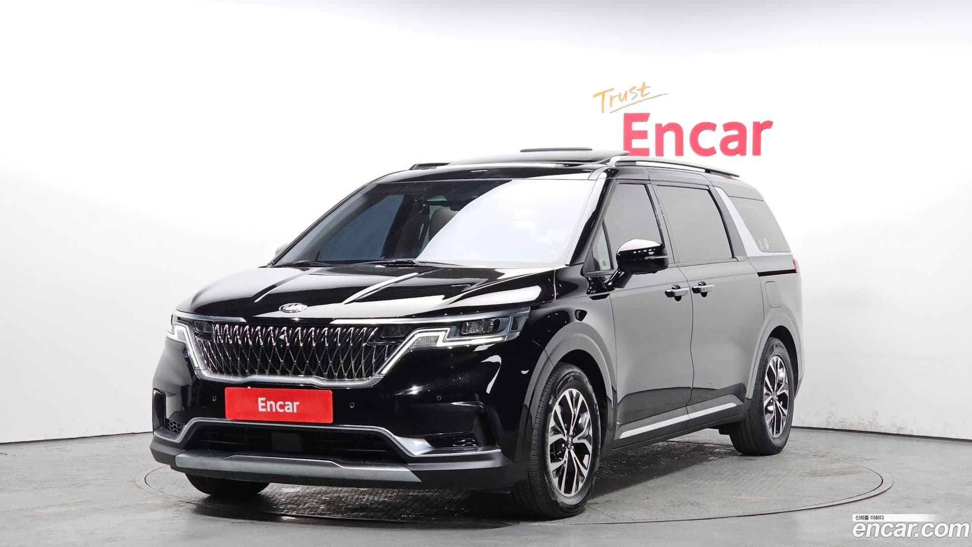 Main__Slider__Photo:Canival Kia 2020.8-0