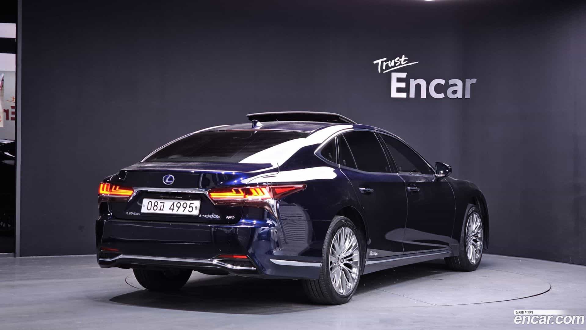 LS Lexus 2019.1-OUTER-002