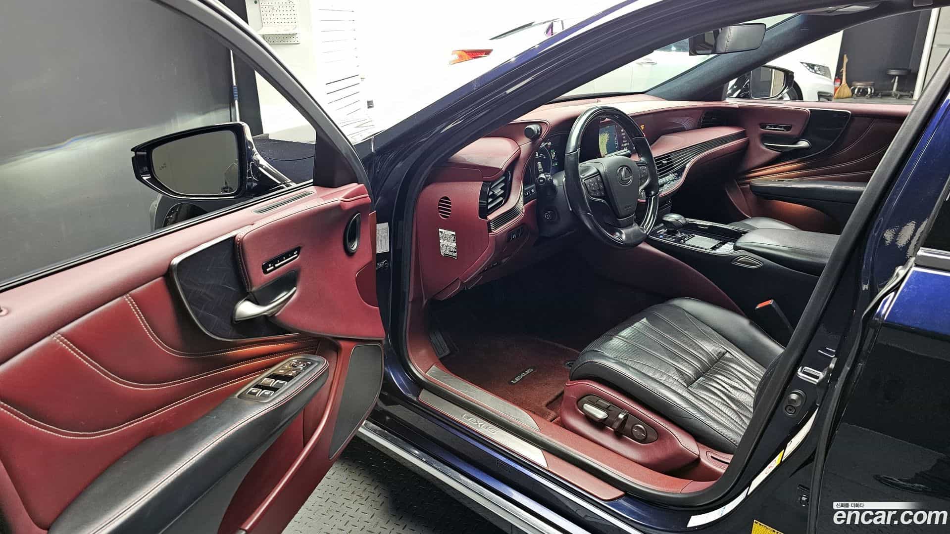 LS Lexus 2019.1-INNER-010