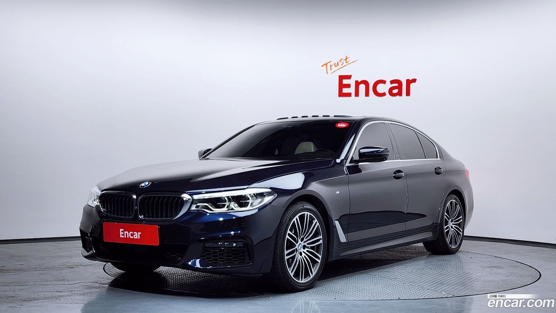 Main__Slider__Photo:5-Series BMW 2019.3-0