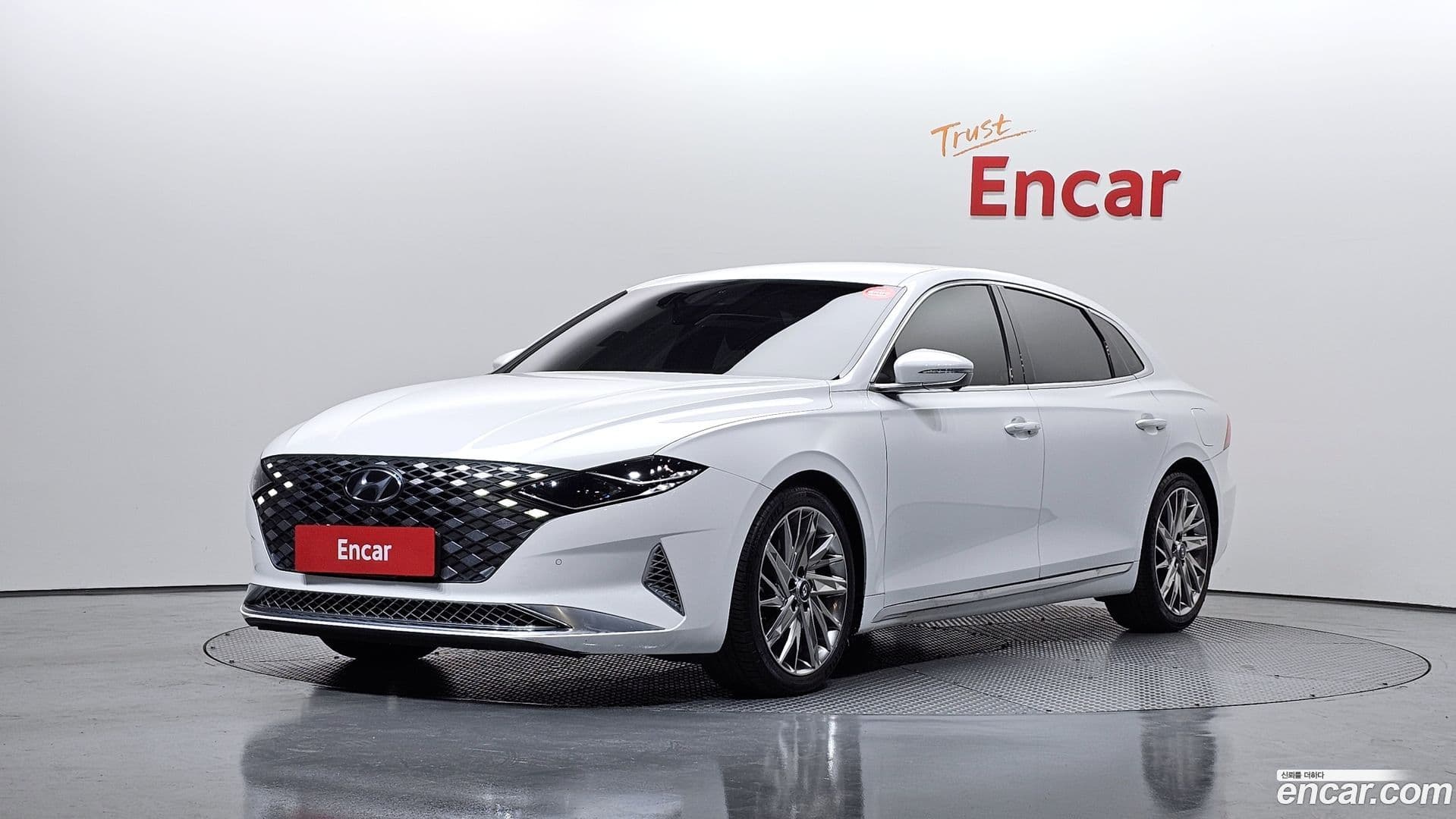 Main__Slider__Photo:Grandeur Hyundai 2020.9-0