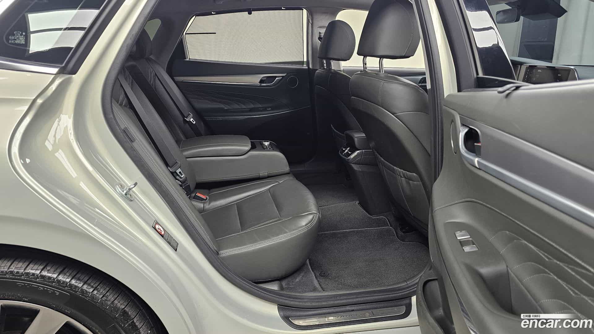 Grandeur Hyundai 2020.3-OPTION-016