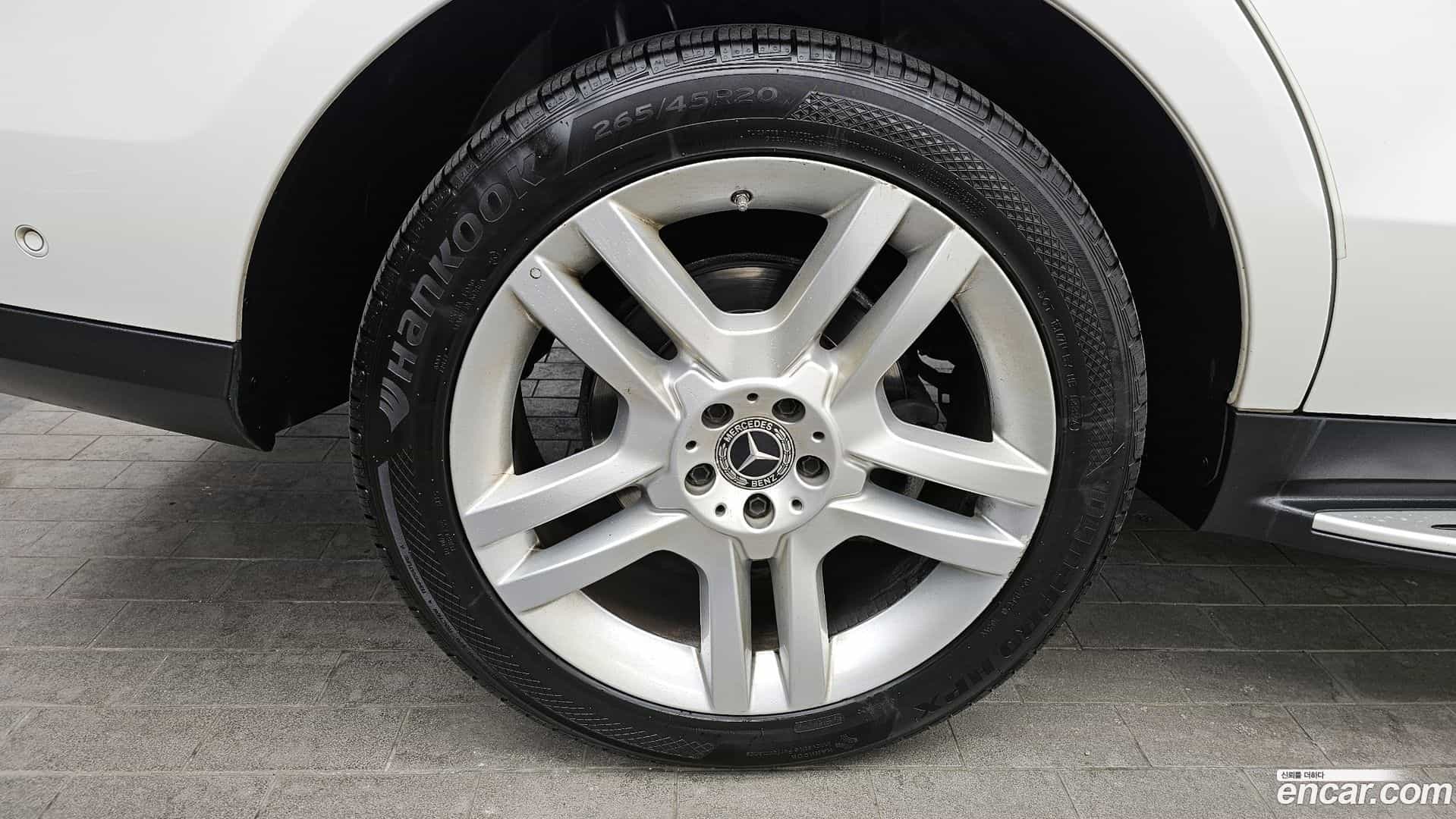 GLE-Class Mercedes-Benz 2018.9-OUTER-005