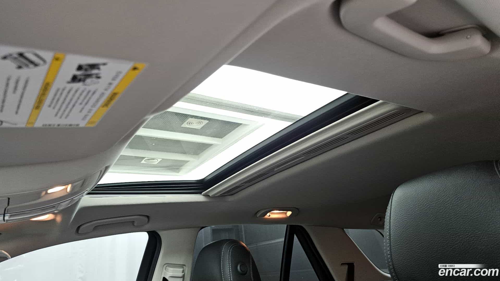 GLE-Class Mercedes-Benz 2018.9-OPTION-022