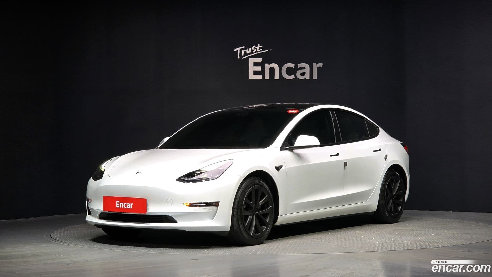 Main__Slider__Photo:Model 3 Tesla 2021.2-0