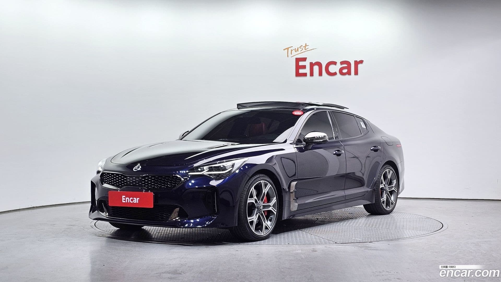 Main__Slider__Photo:Stinger Kia 2018.5-0