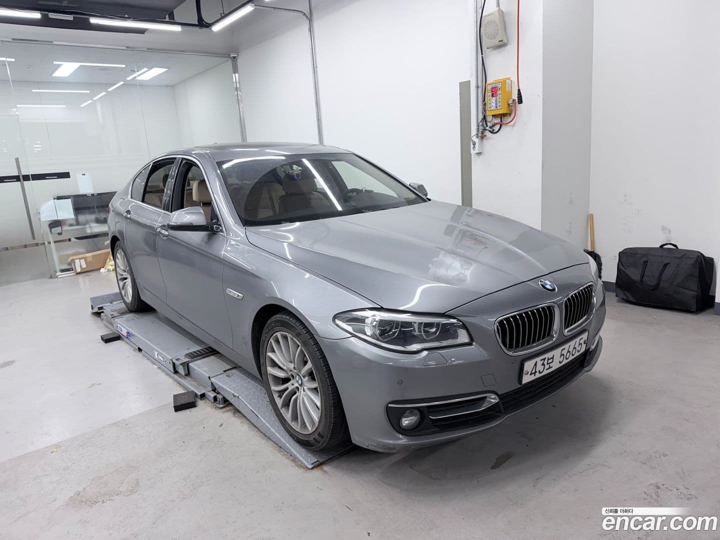 Main__Slider__Photo:5-Series BMW 2015.5-0