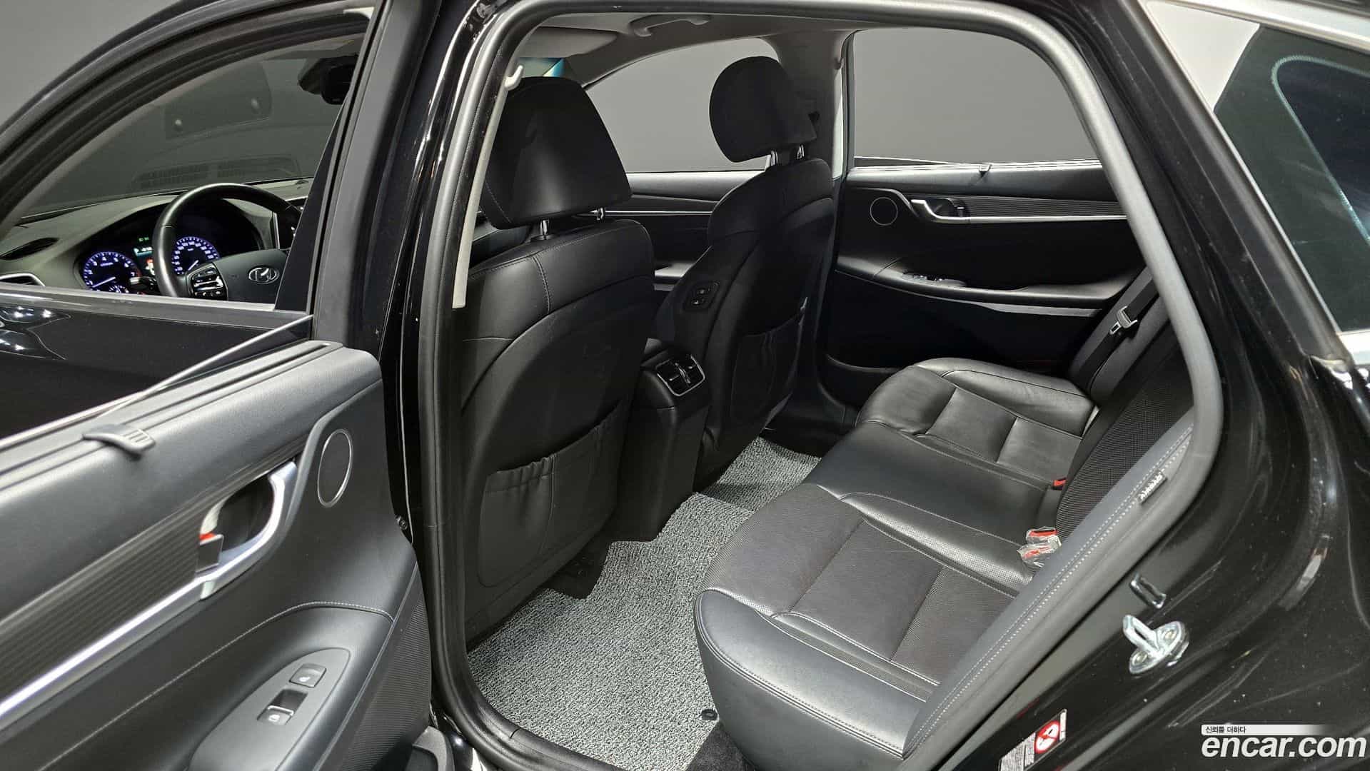 Grandeur Hyundai 2017.0-OPTION-015