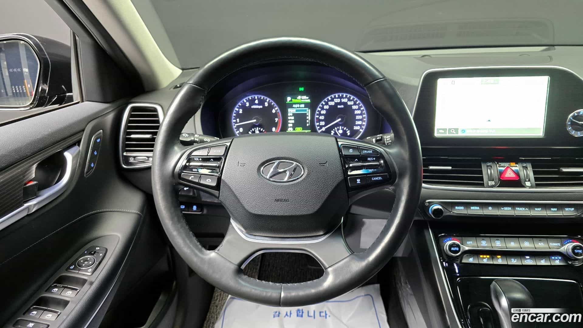 Grandeur Hyundai 2017.0-OPTION-018