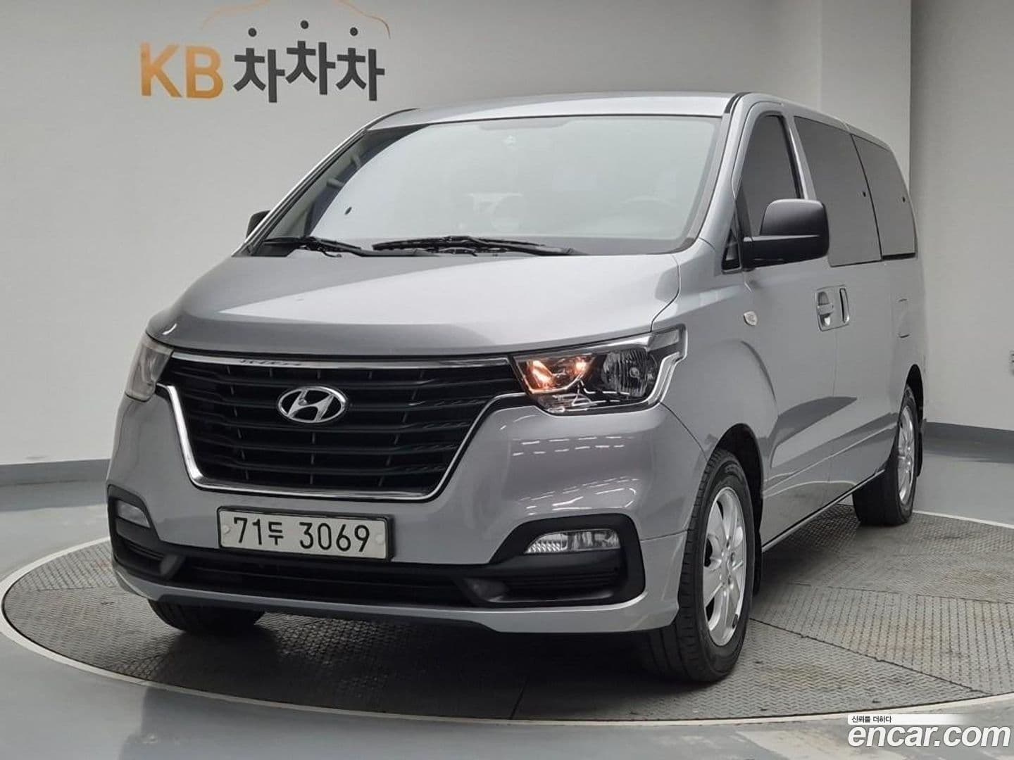 Main__Slider__Photo:Starex Hyundai 2019.3-0