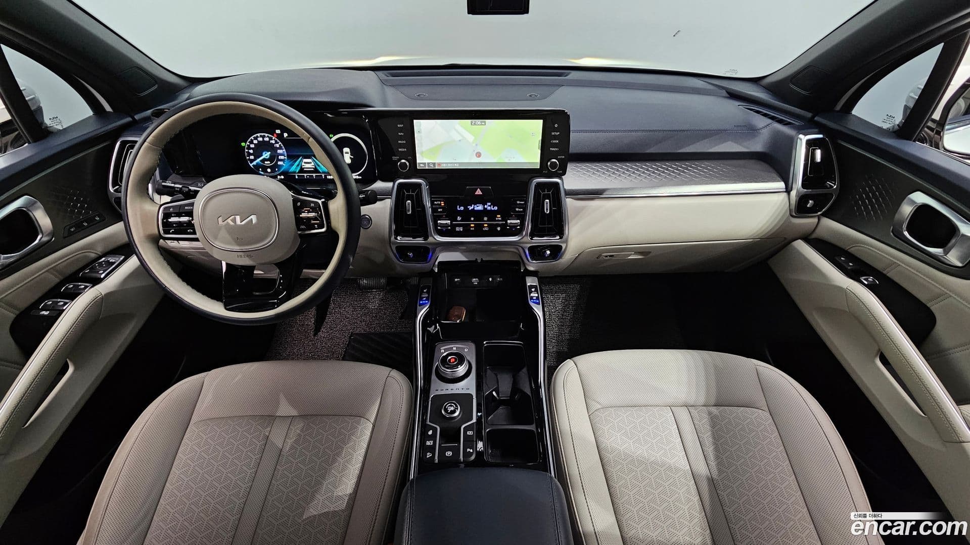 Main__Slider__Photo:Sorento Kia 2023.3-6