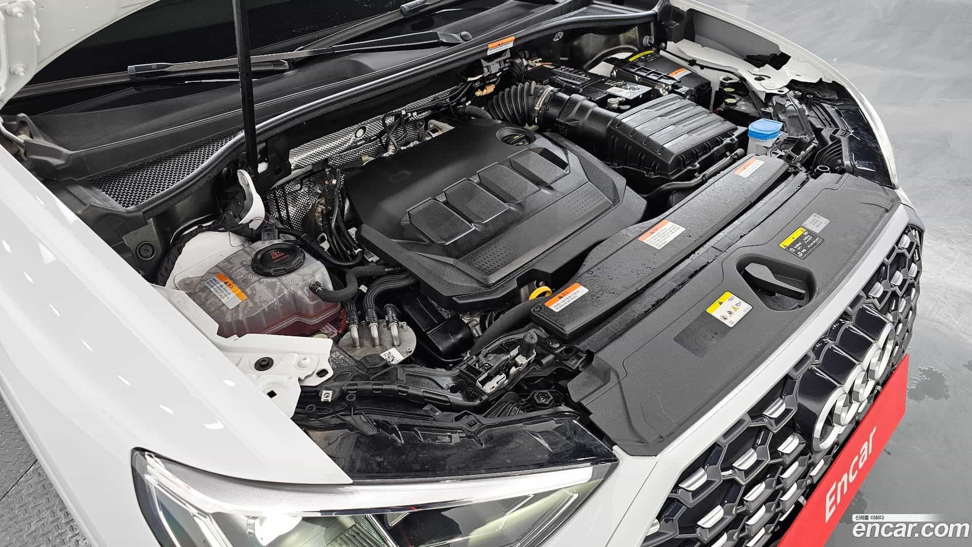 Q3 Audi 2023.11-INNER-006