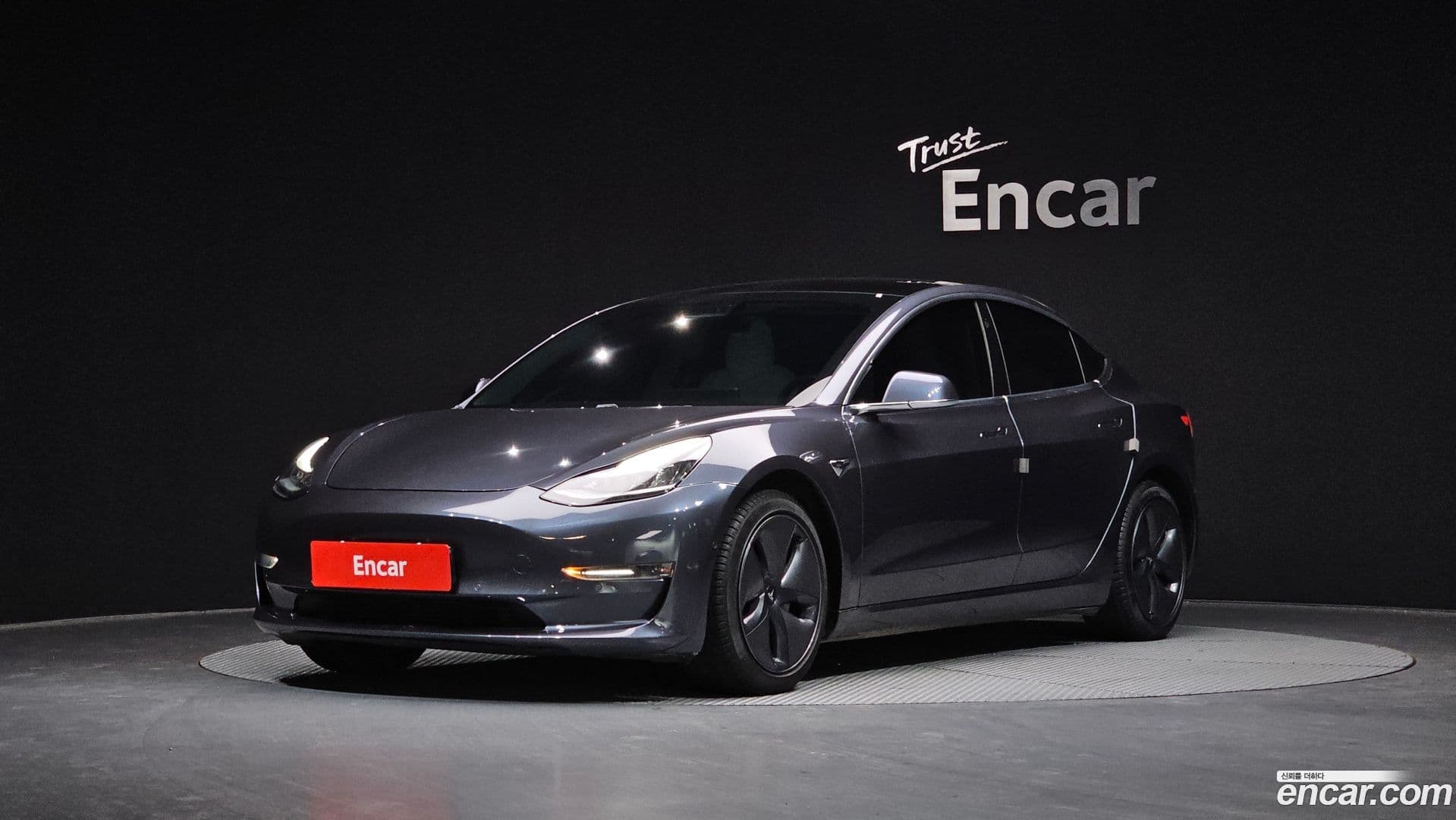 Main__Slider__Photo:Model 3 Tesla 2020.1-0