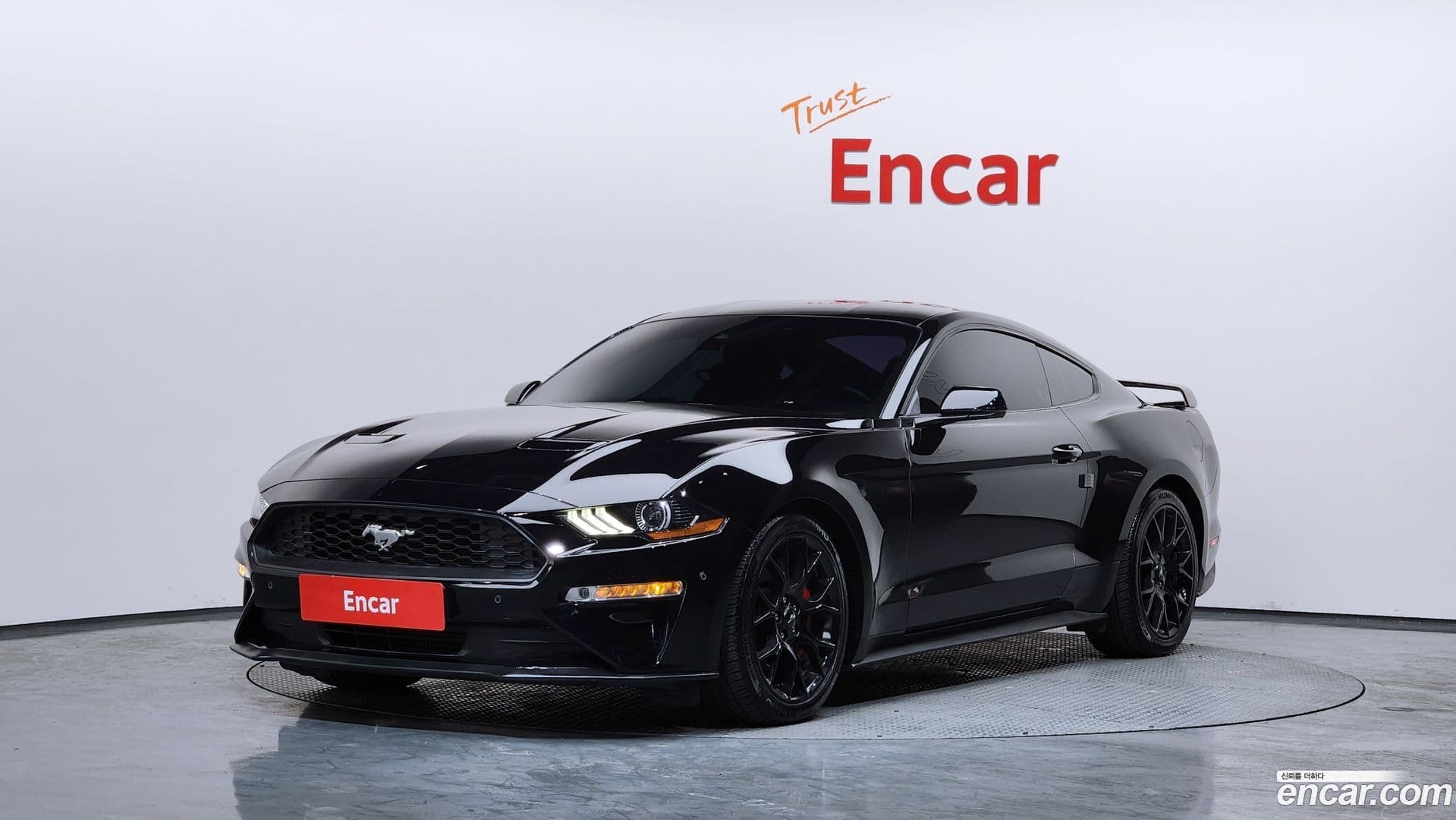 Main__Slider__Photo:Mustang Ford 2018.9-0